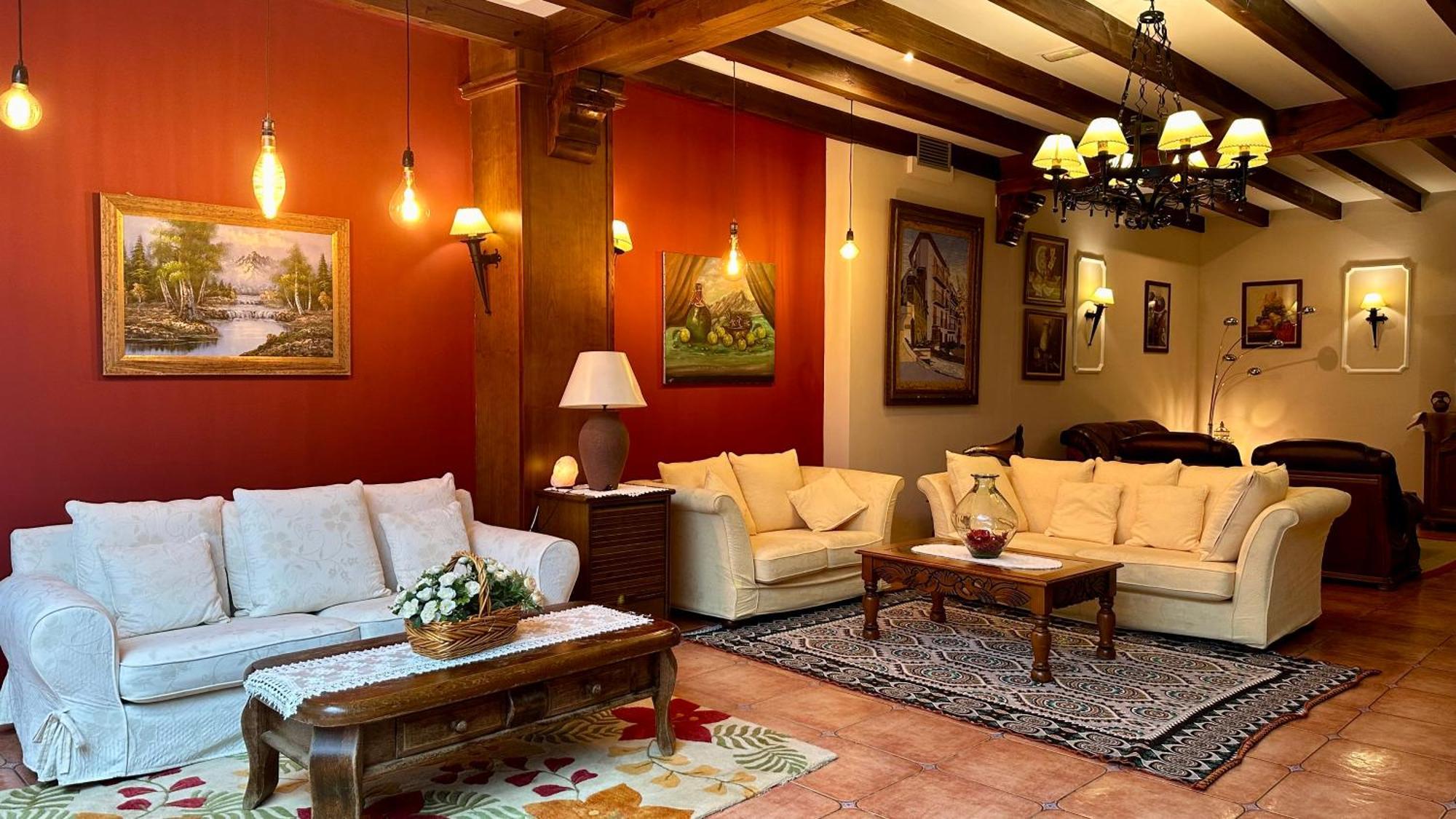 El Curro Hotel 4*