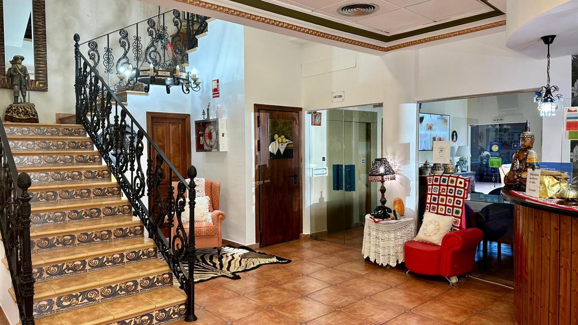 El Curro Hotel 4*