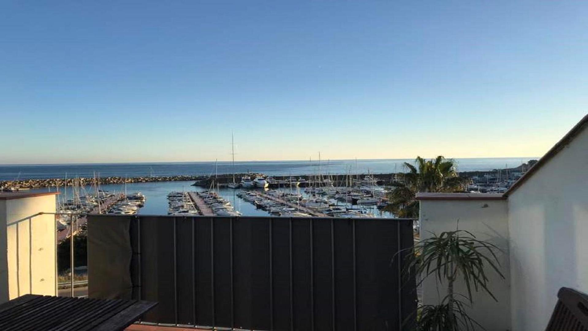 Port Marina Apartment *