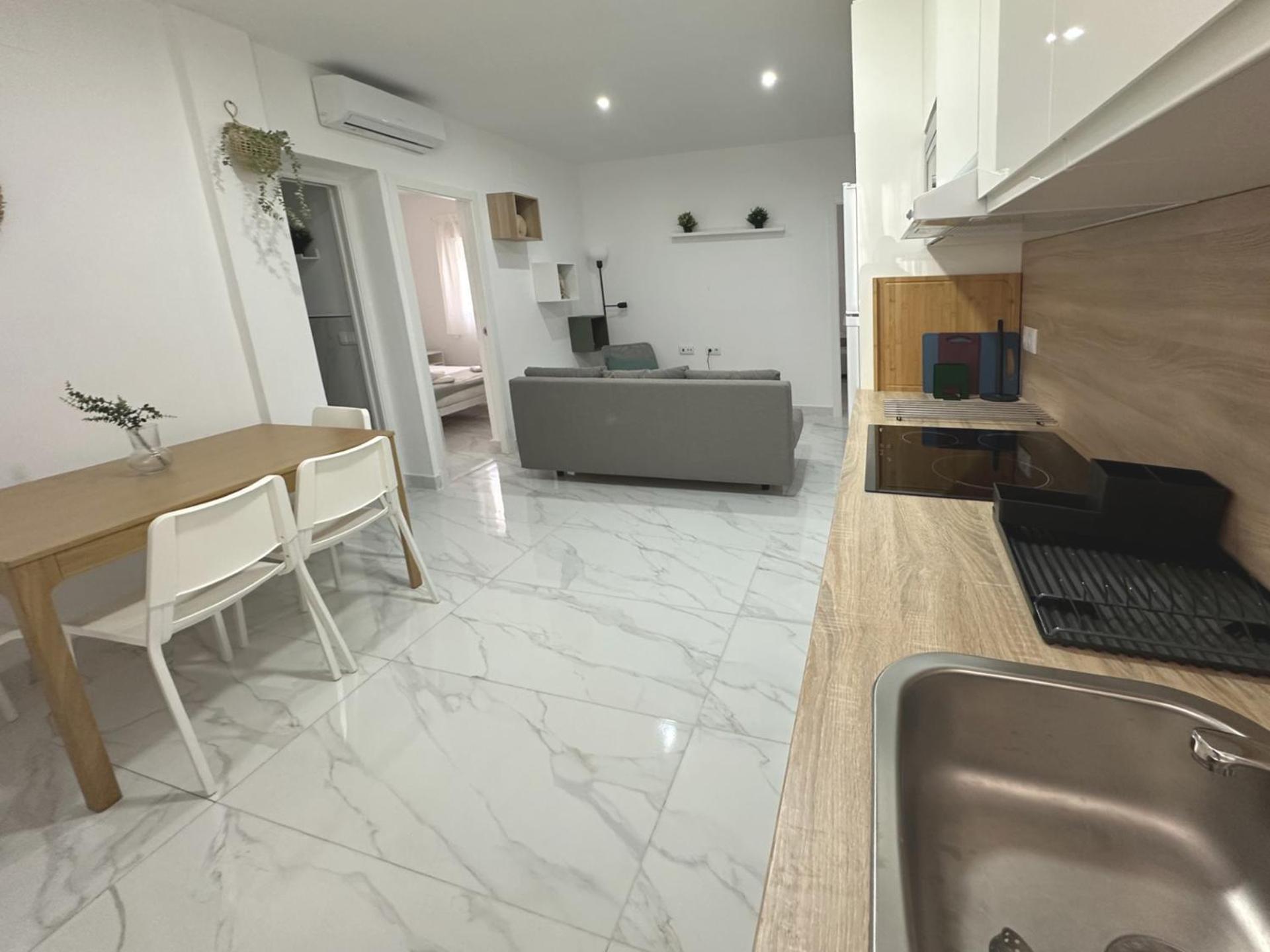 Gran Teatro Falla Apartment *