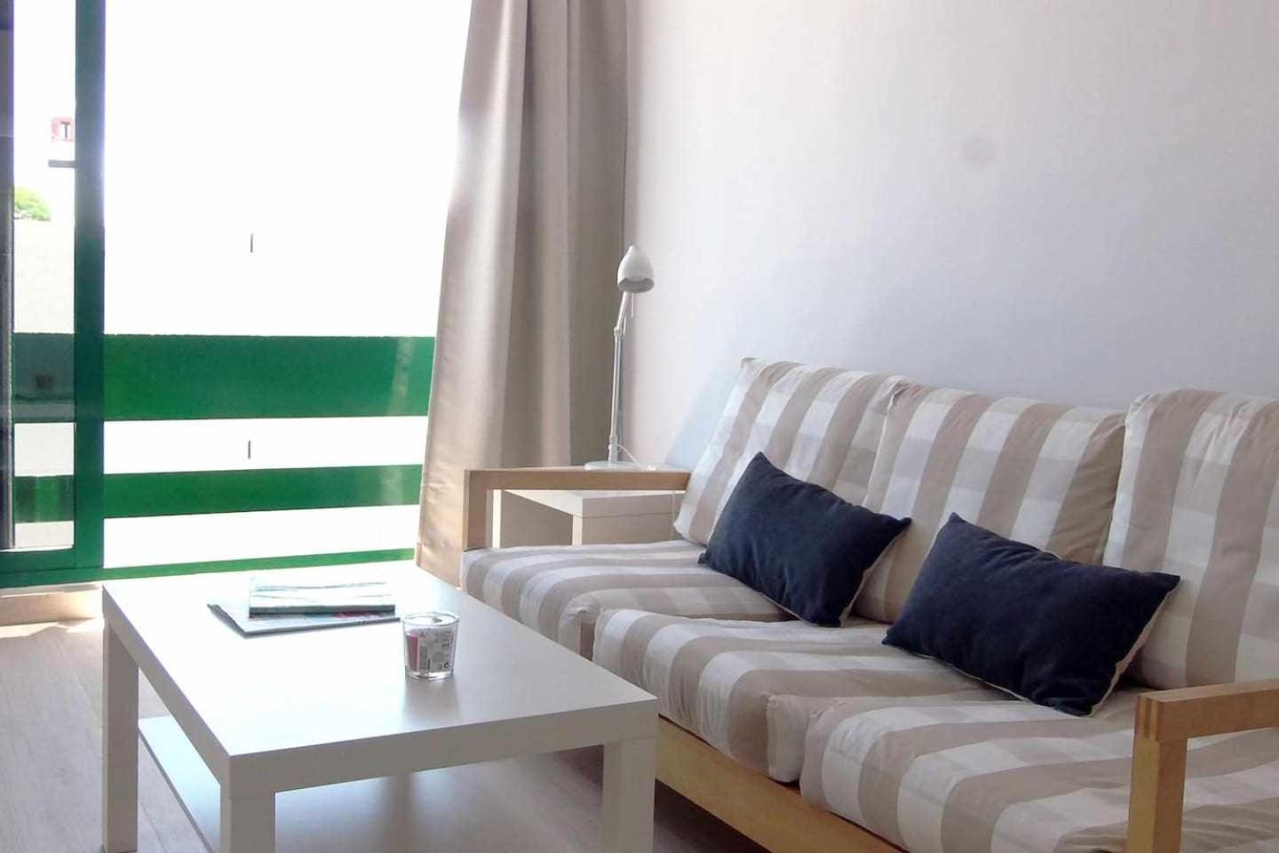 Apartment Playa Chica Place *