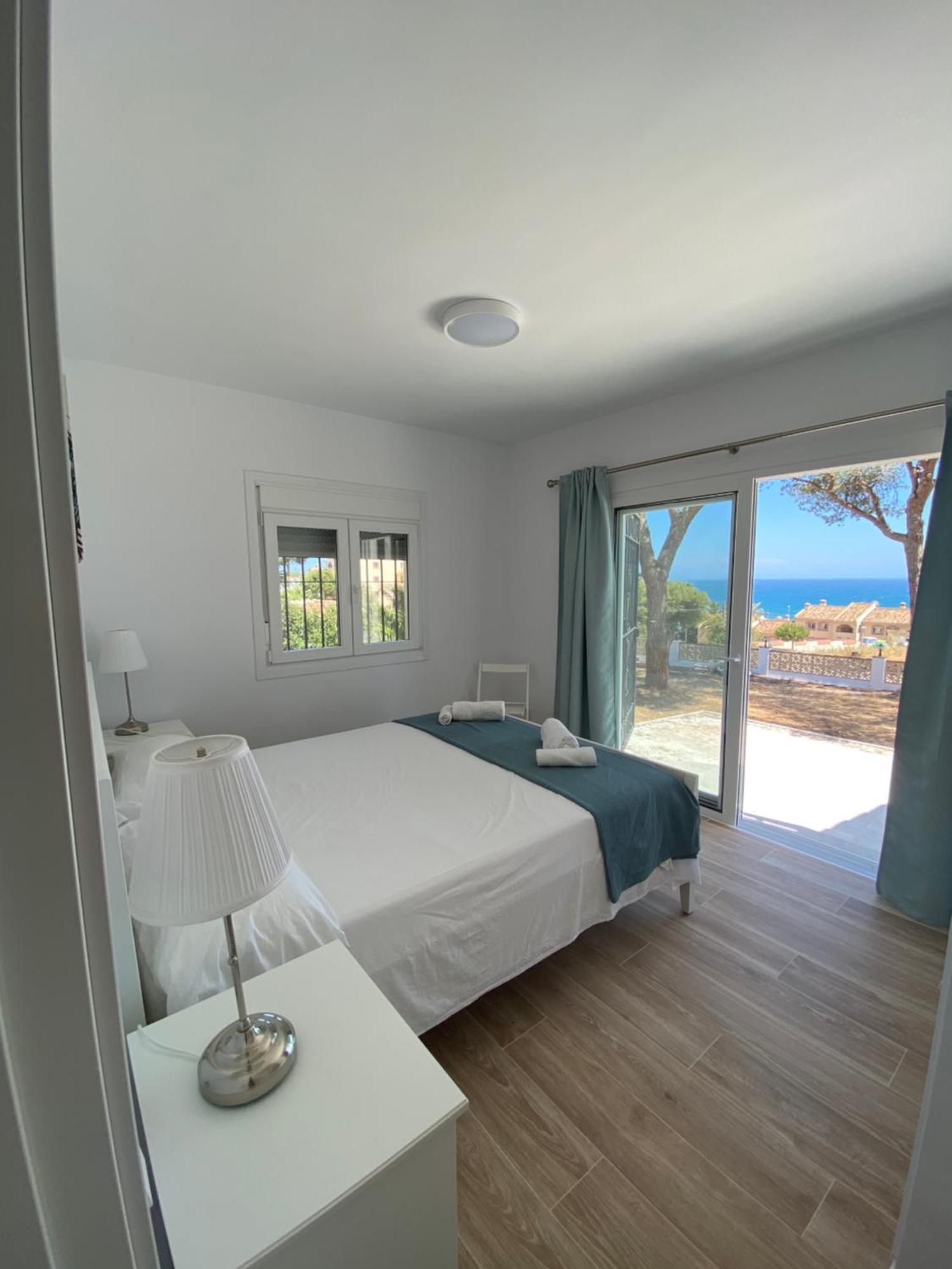 Independent House El Bosque