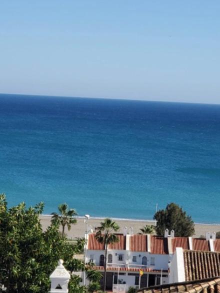 Hide Away 2 * Manilva