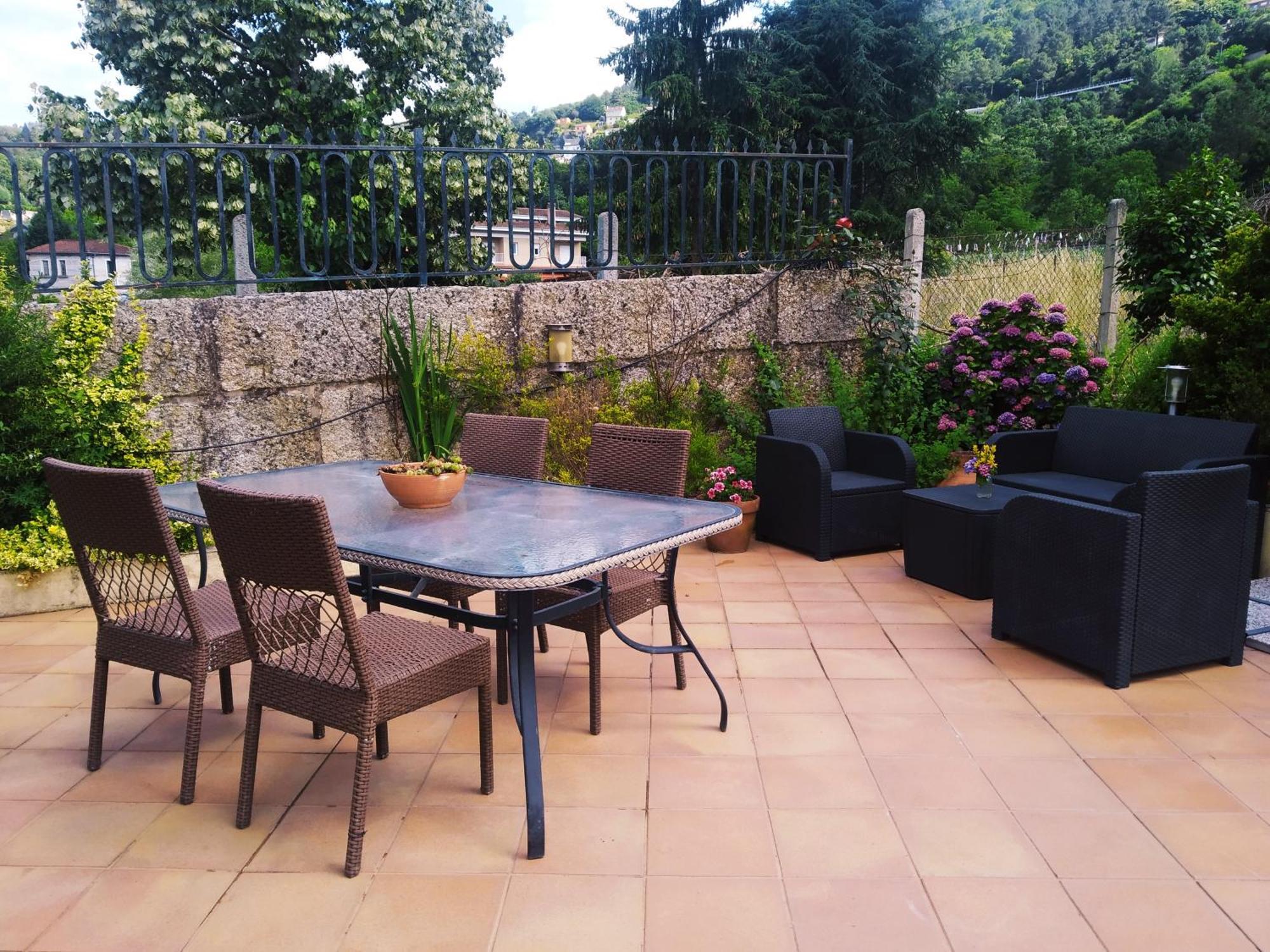 Casa Iriana - Parking Gratis I Jardin I Barbacoa Ourense