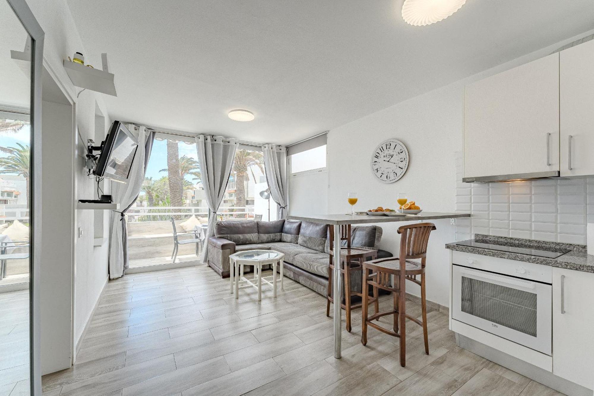 Primavera Tranquil Retreat 2-bedroom With Balcony, Garden View & Fiber Wifi *