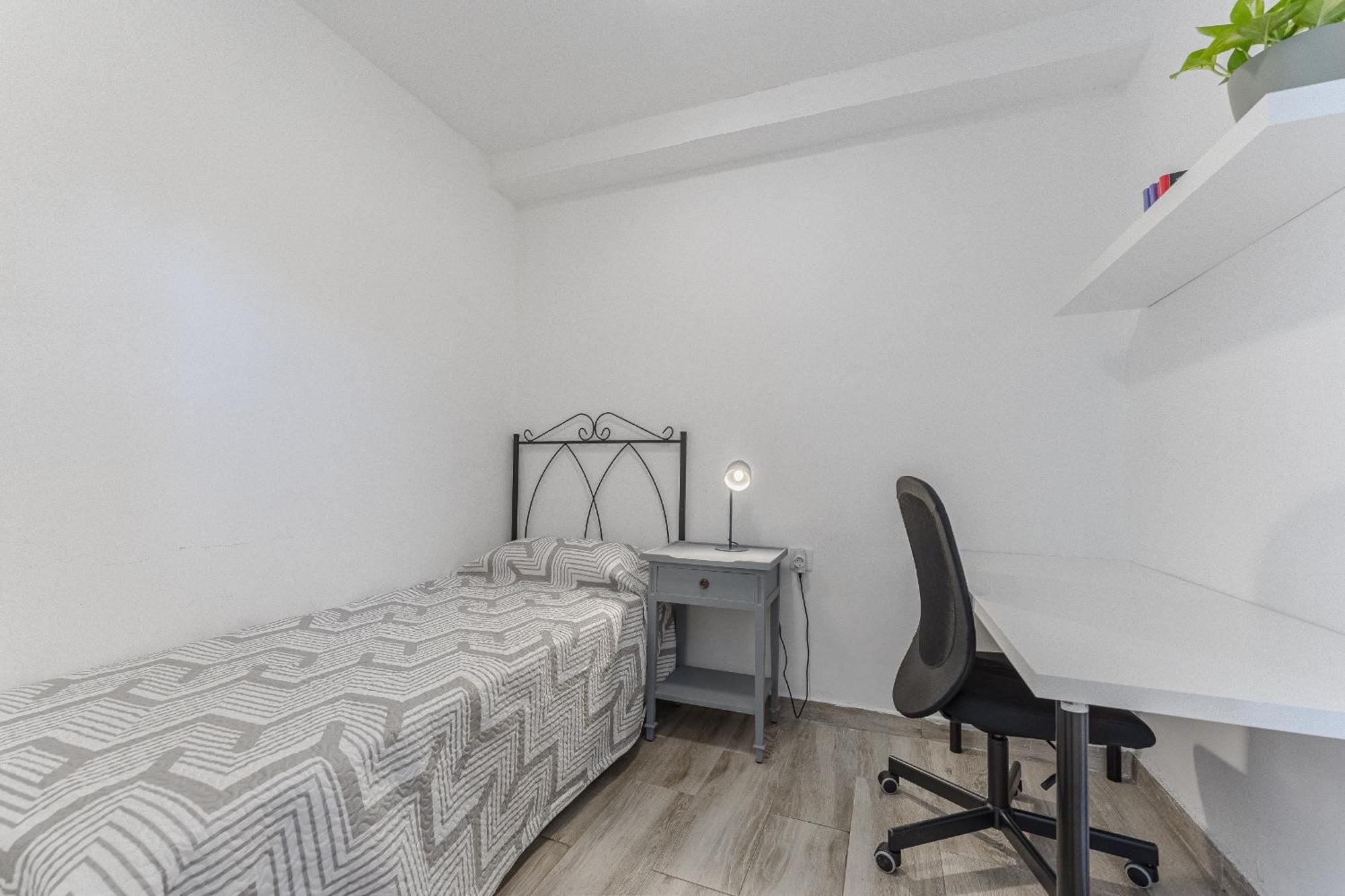 Primavera Tranquil Retreat 2-bedroom With Balcony, Garden View & Fiber Wifi * Arona (Tenerife)