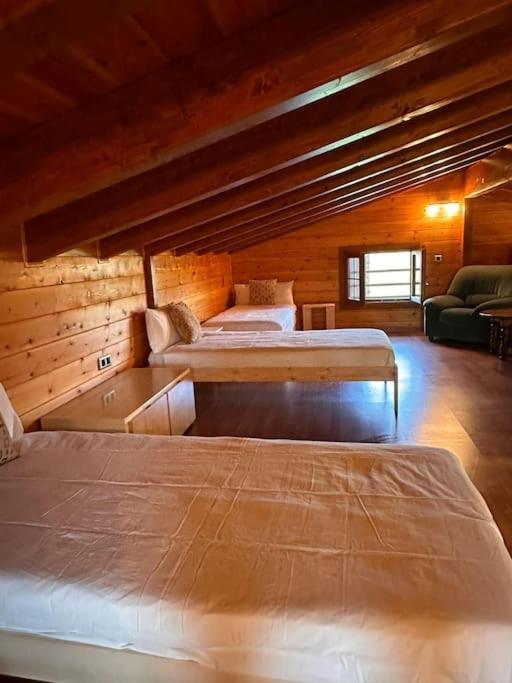 Casa De Madera Con Piscina En Cambrils Сasa de vacaciones *