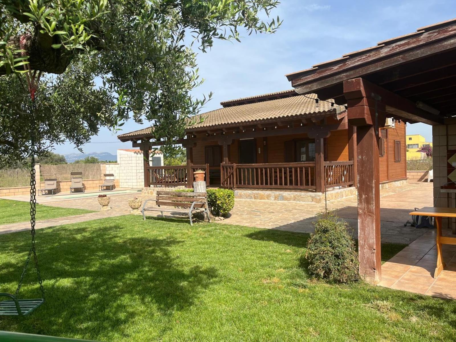 Сasa de vacaciones Casa De Madera Con Piscina En Cambrils