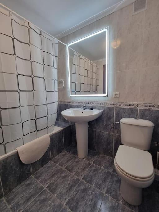Con Piscina Privada No Mascotas