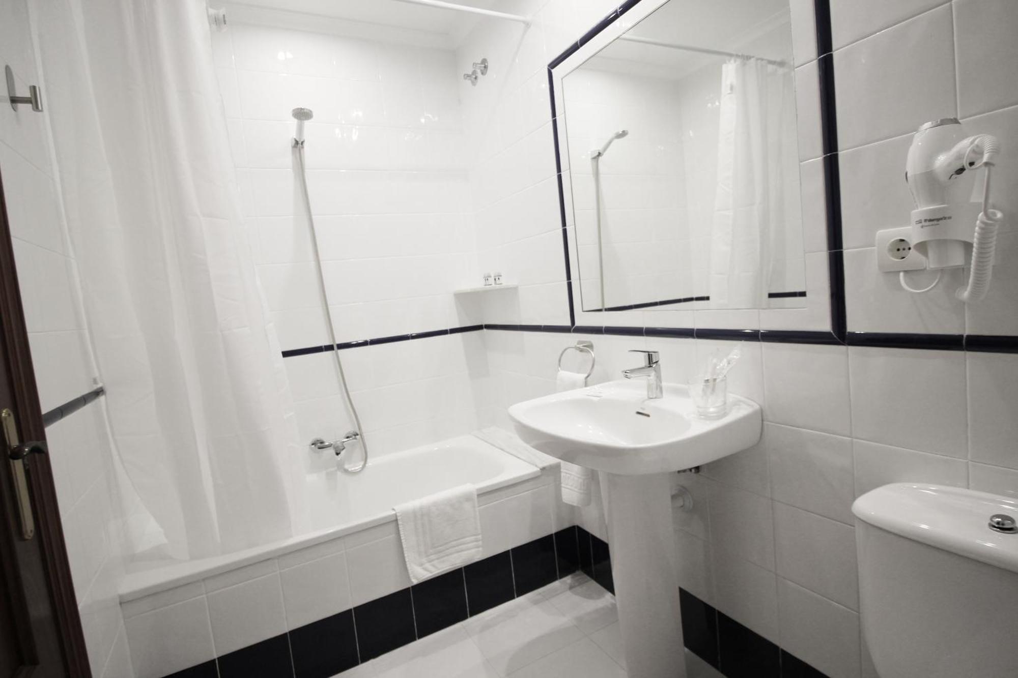 Guest house De Adarzo Auto Check Santander