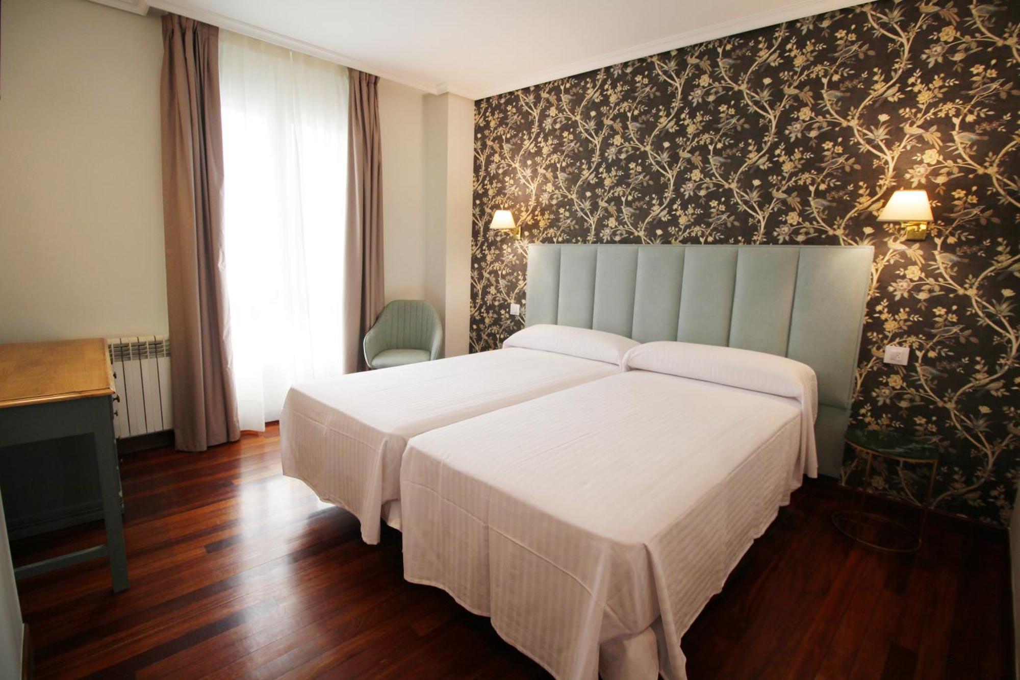 De Adarzo Auto Check Guest house