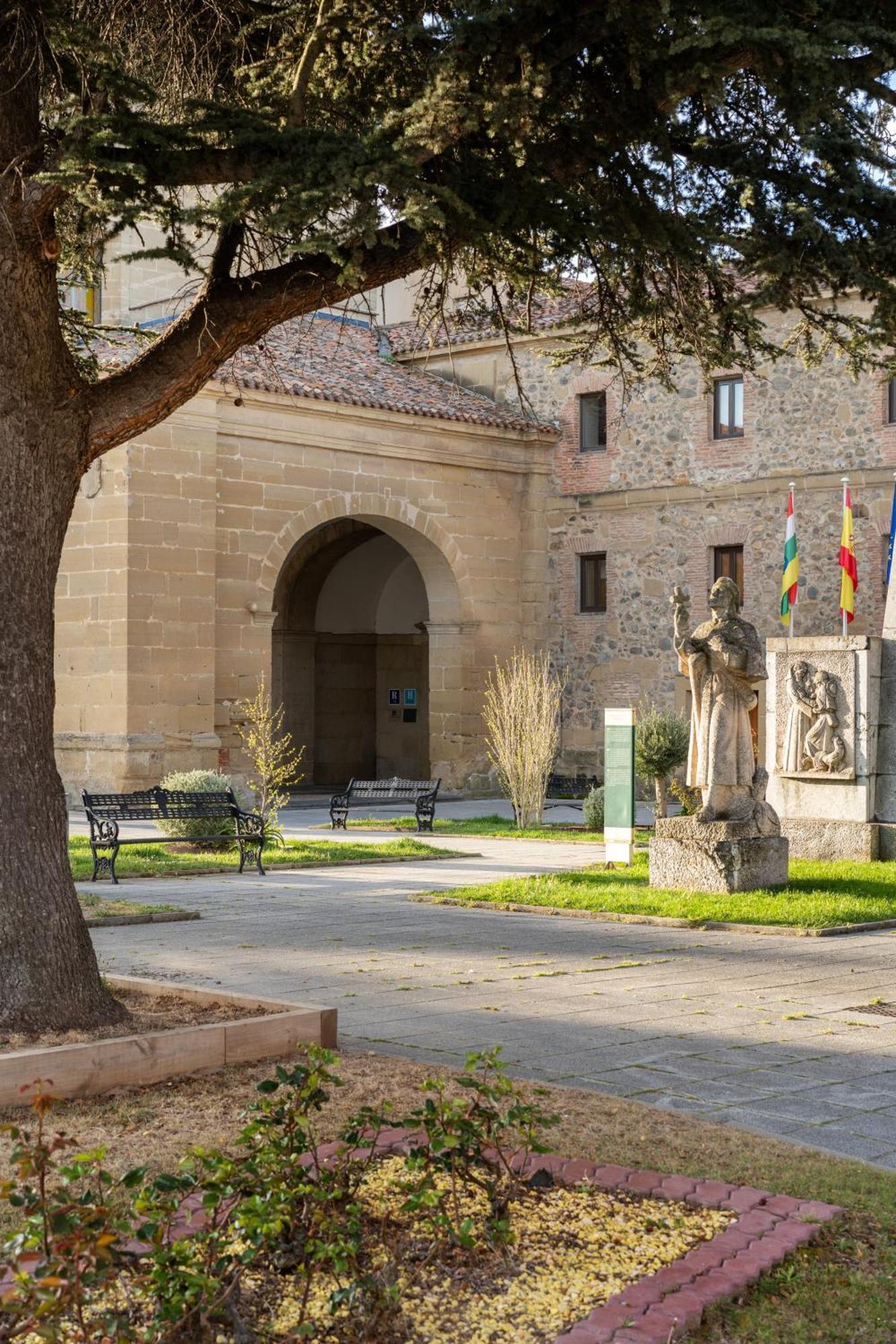 De Sto. Domingo Bernardo De Fresneda Hotel