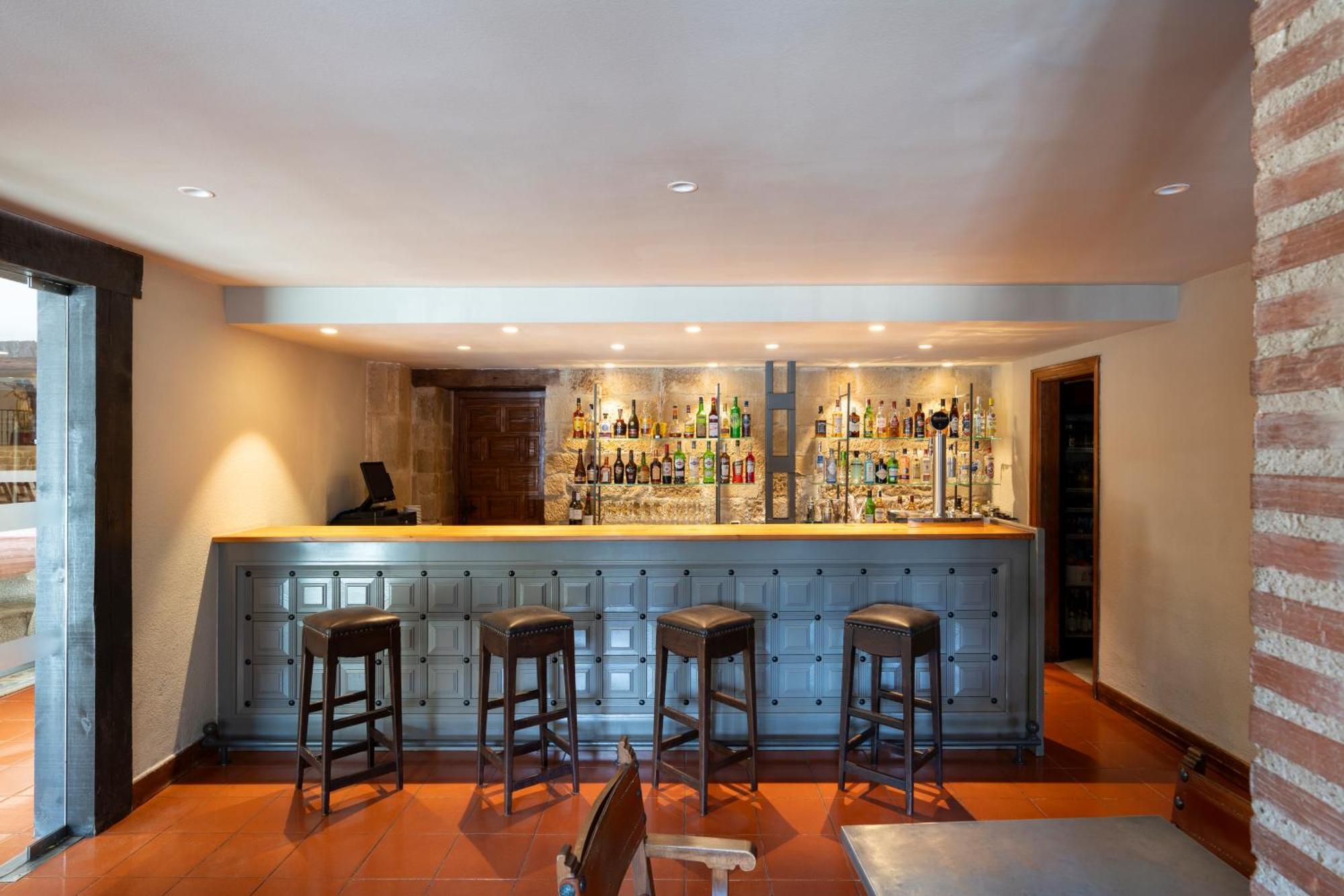 Hotel De 4*