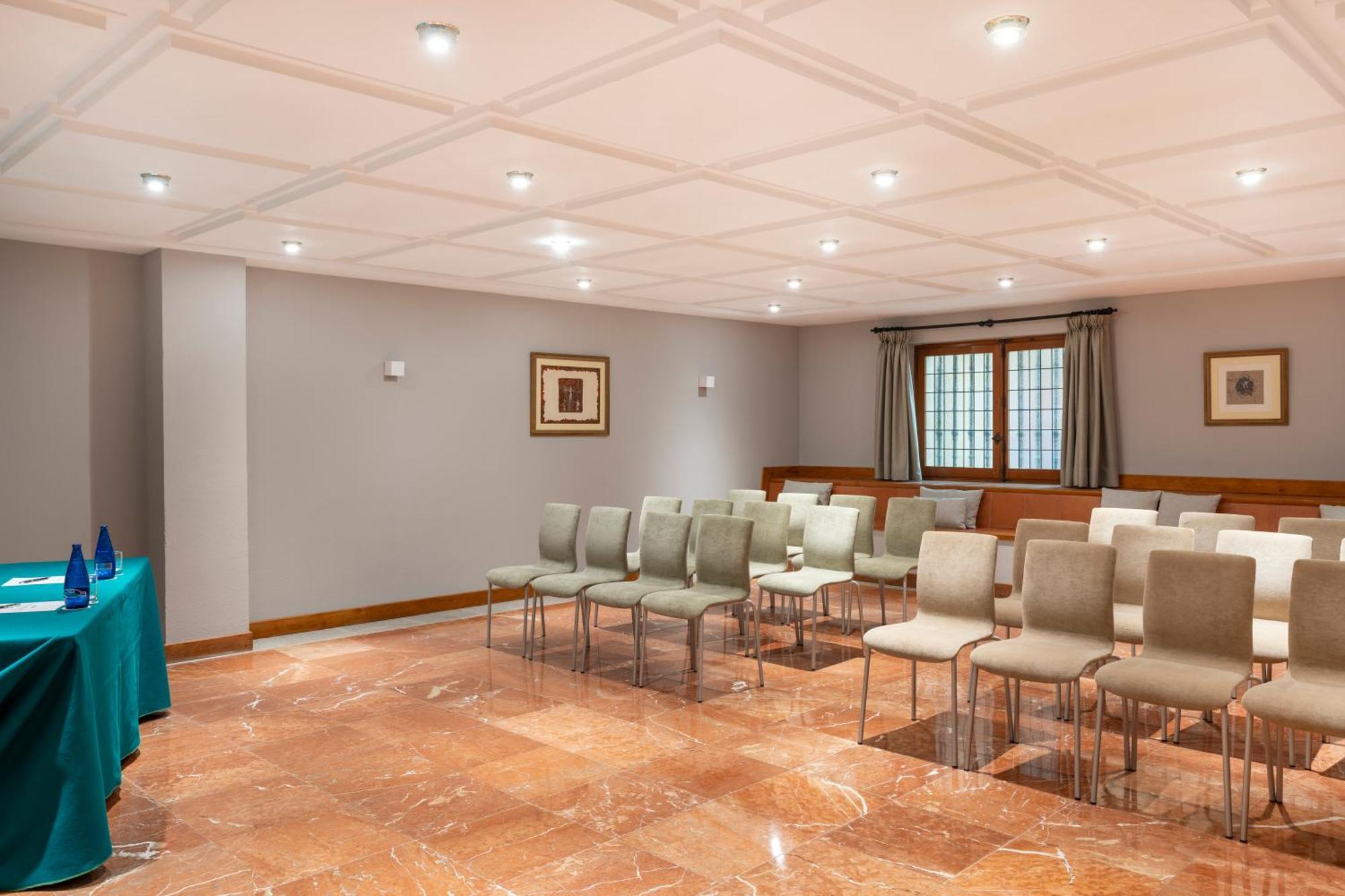 Hotel De 4*