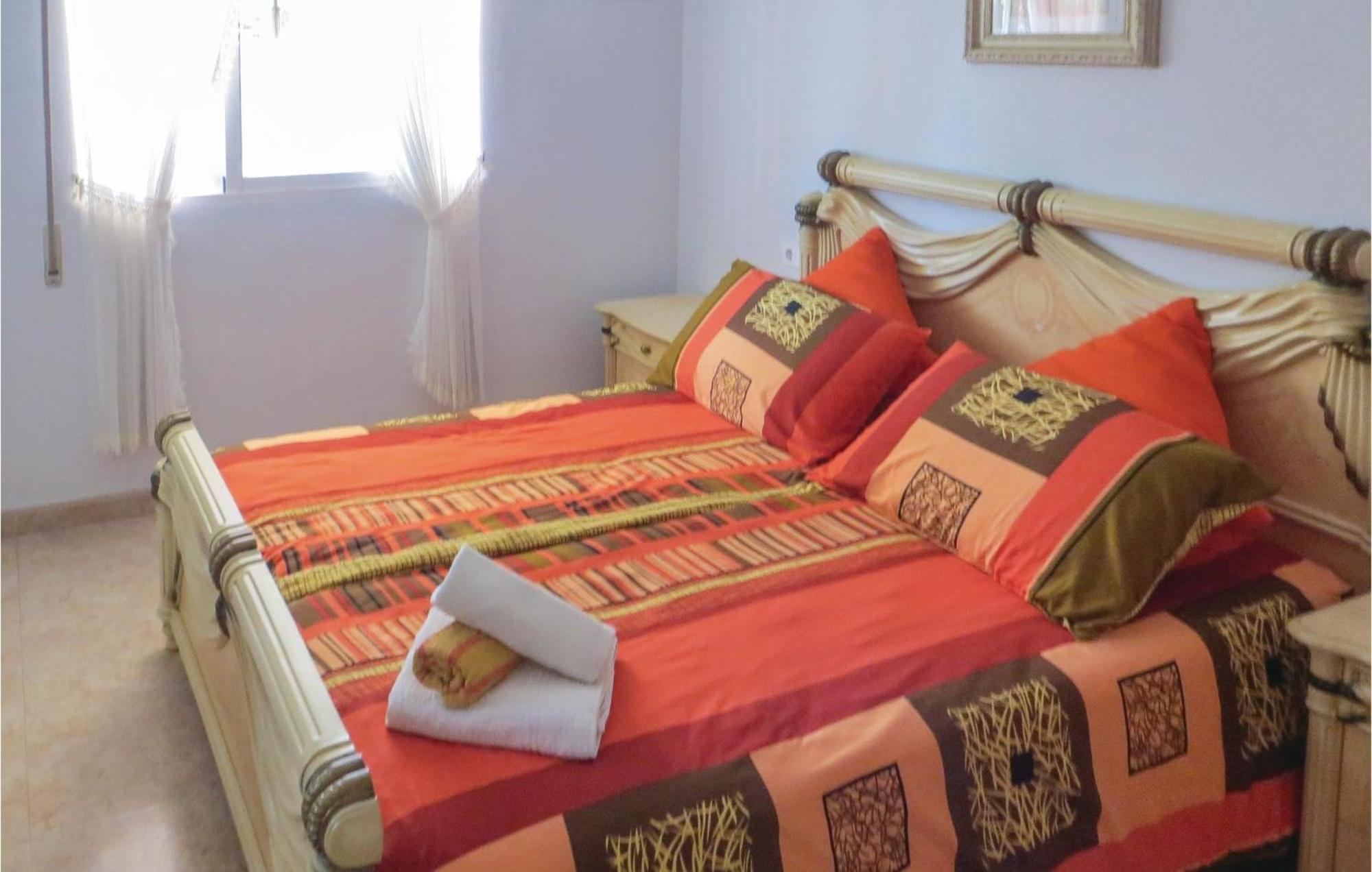 Сasa de vacaciones 2 Bedroom Lovely In *