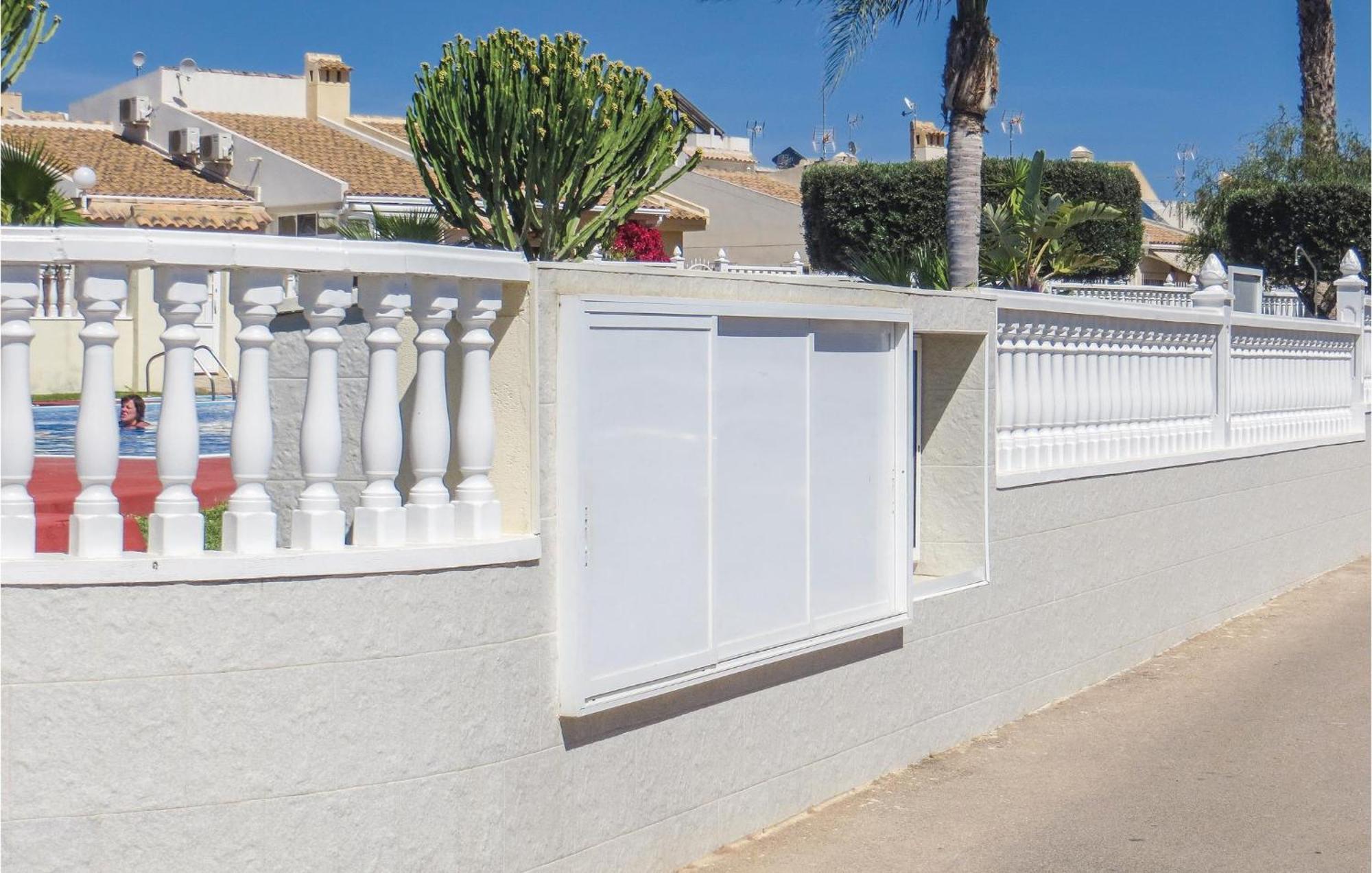 Сasa de vacaciones 2 Bedroom Lovely In *