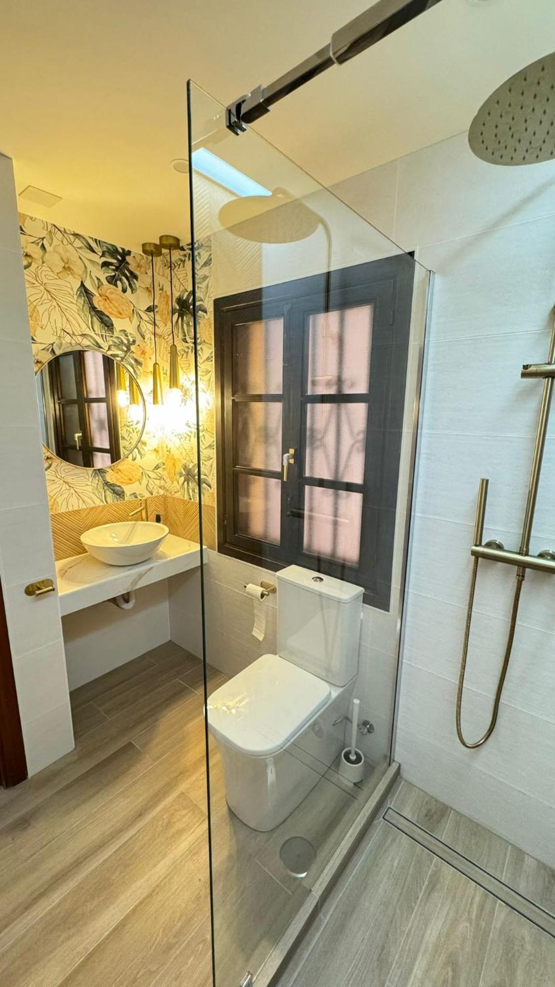 Stylish Design With Ocean, Pool View, King Size Bed, Wifi, Smart Tv, Free Parking 2 Pools Access Apartamento Costa Adeje (Tenerife)
