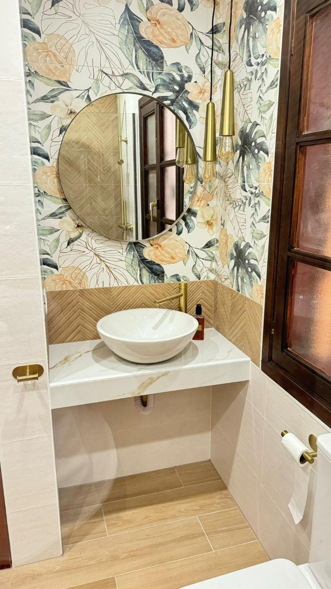 Stylish Design With Ocean, Pool View, King Size Bed, Wifi, Smart Tv, Free Parking 2 Pools Access