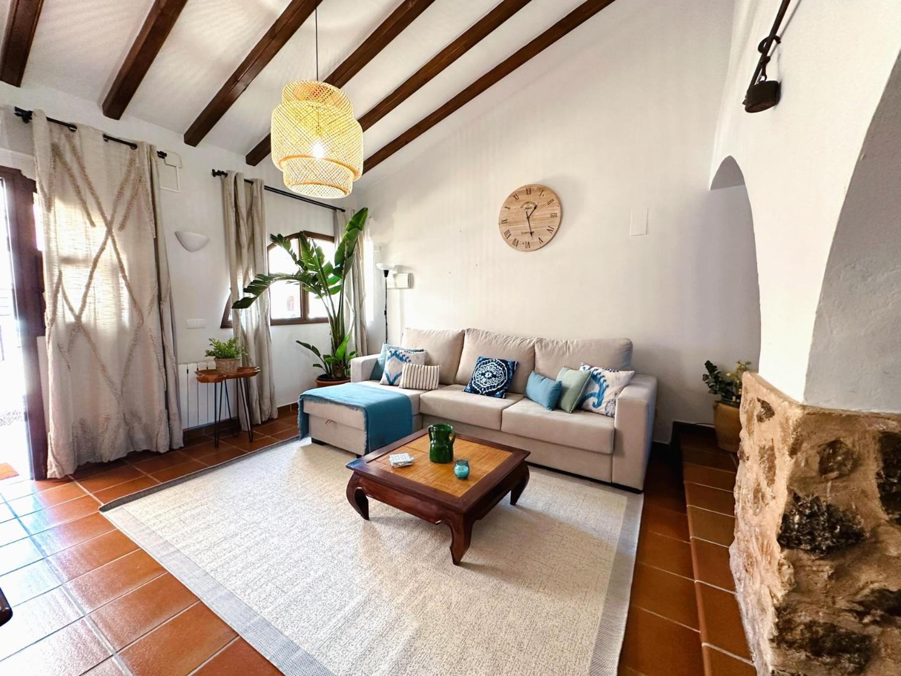 Masía De San Juan, Renovada Y Con Terraza Privada En Castillo Con Piscina *