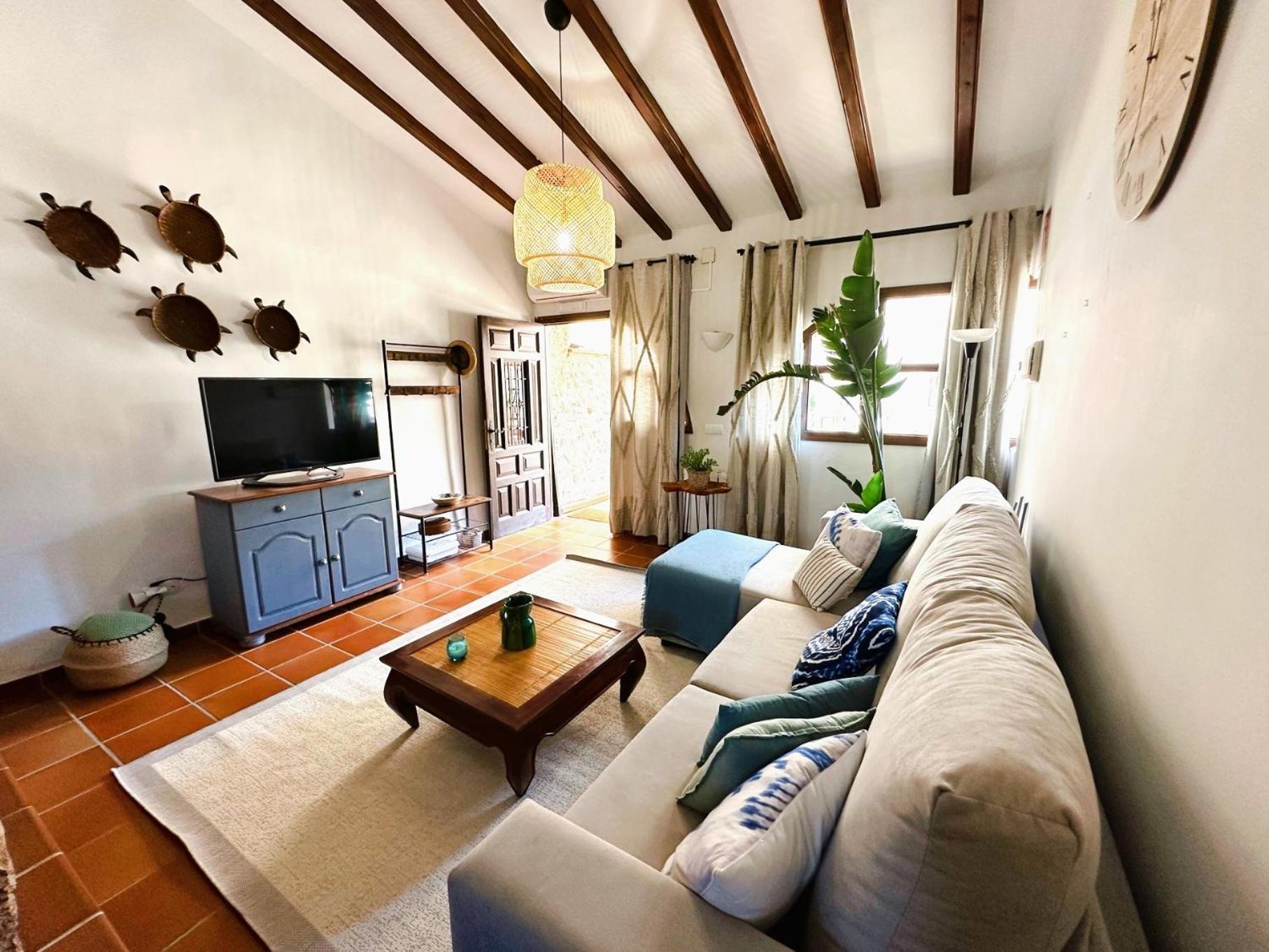 Masía De San Juan, Renovada Y Con Terraza Privada En Castillo Con Piscina