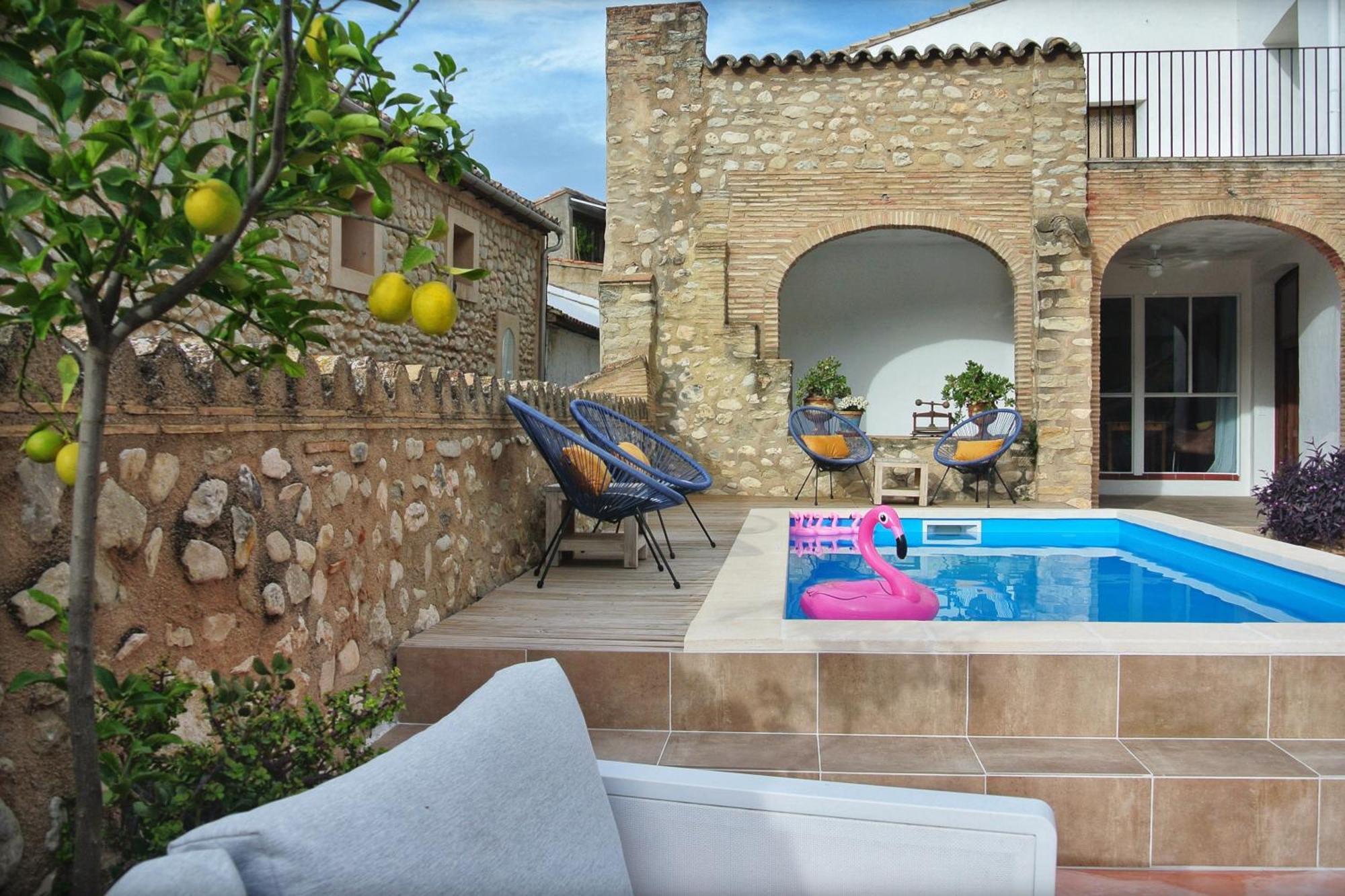 Casa La Vall Bed and breakfast Beniali
