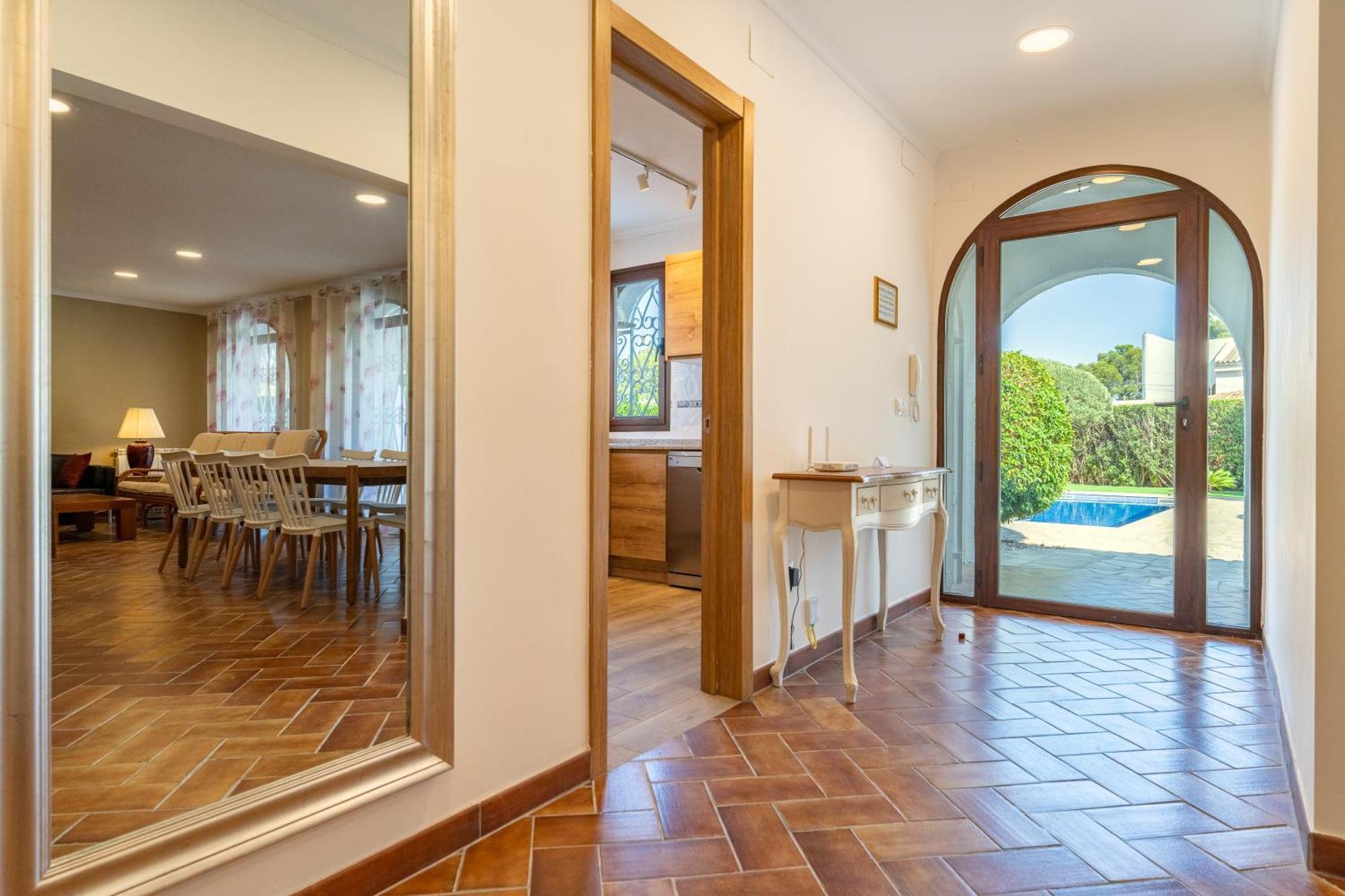 Blau Mar, 5 Bedroom With Private Pool Costa Dorada 100m From The