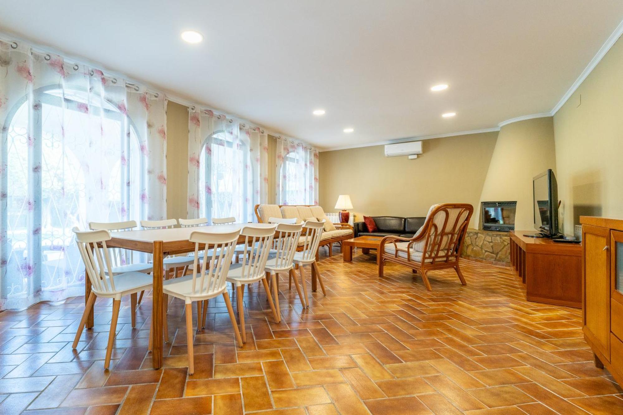 Blau Mar, 5 Bedroom With Private Pool Costa Dorada 100m From The Villa