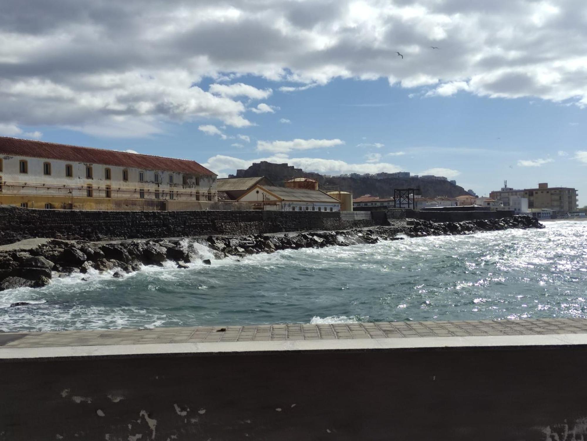 Casa En Salobrena, La Caleta, A 200m De La Playa Con Garaje Privado Сasa de vacaciones *