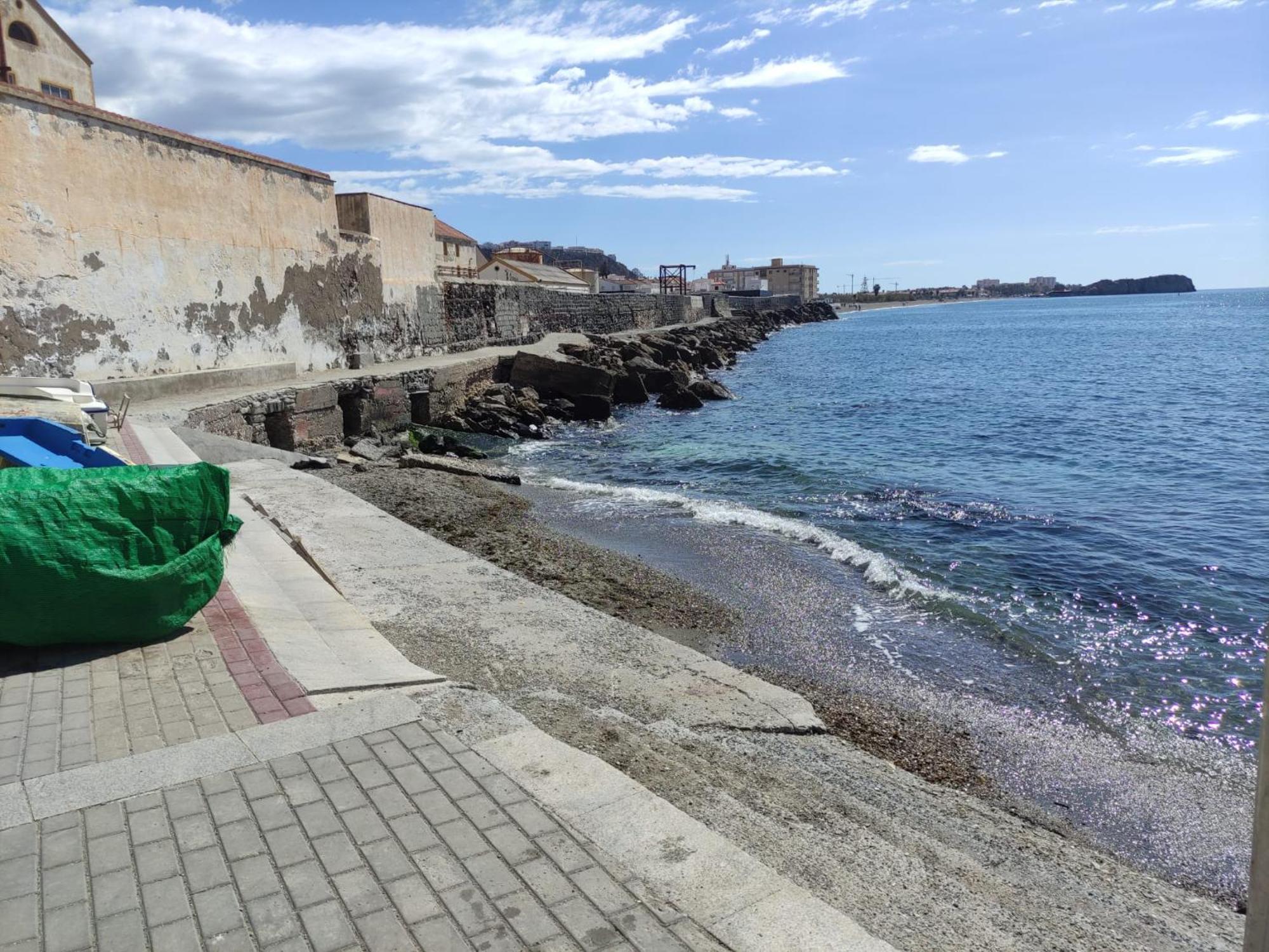 Casa En Salobrena, La Caleta, A 200m De La Playa Con Garaje Privado