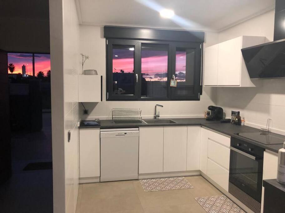 Horizon Blue I Private Pool Luxe I Free Parking I 3br Holiday home