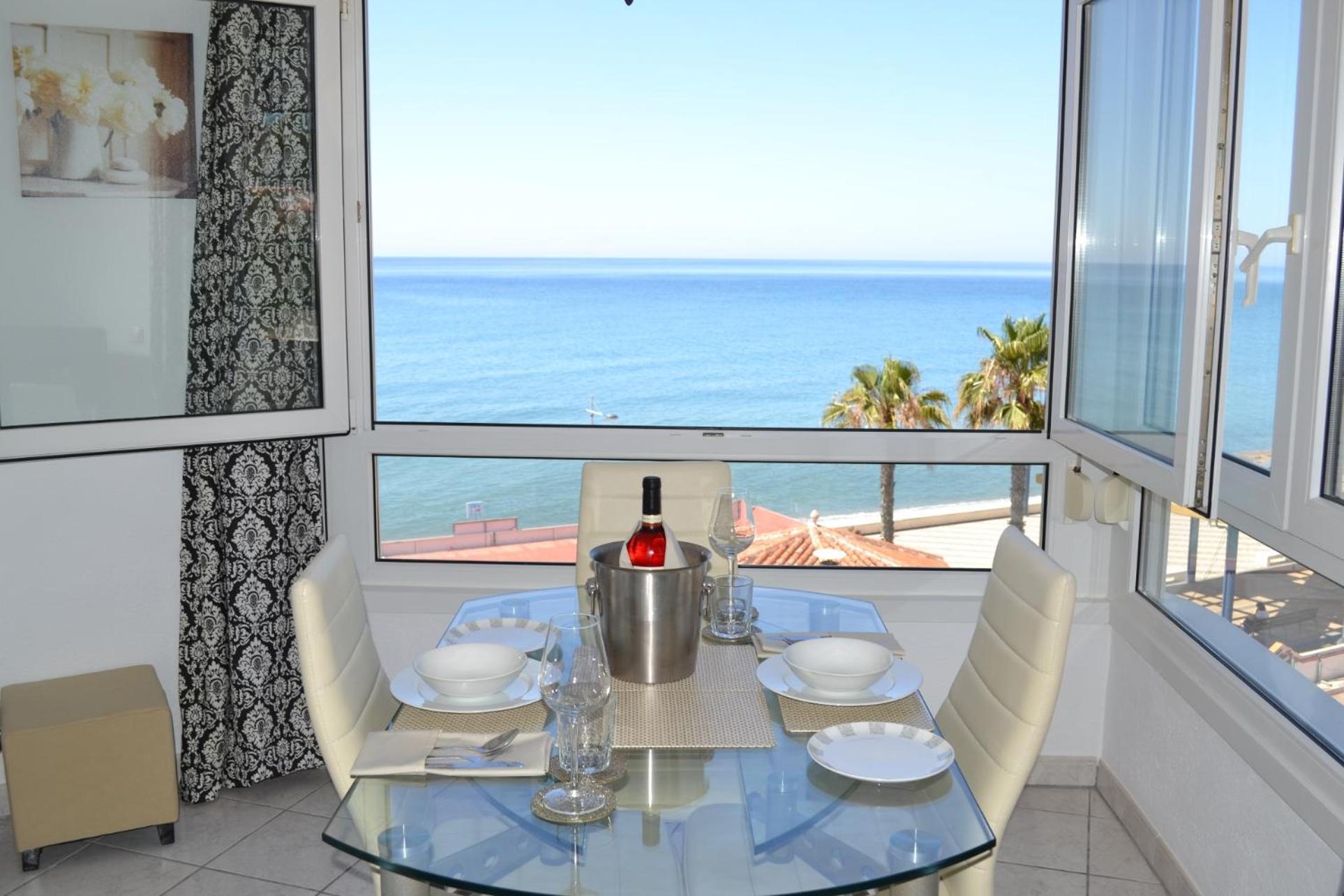 Front On Costa Apartment *