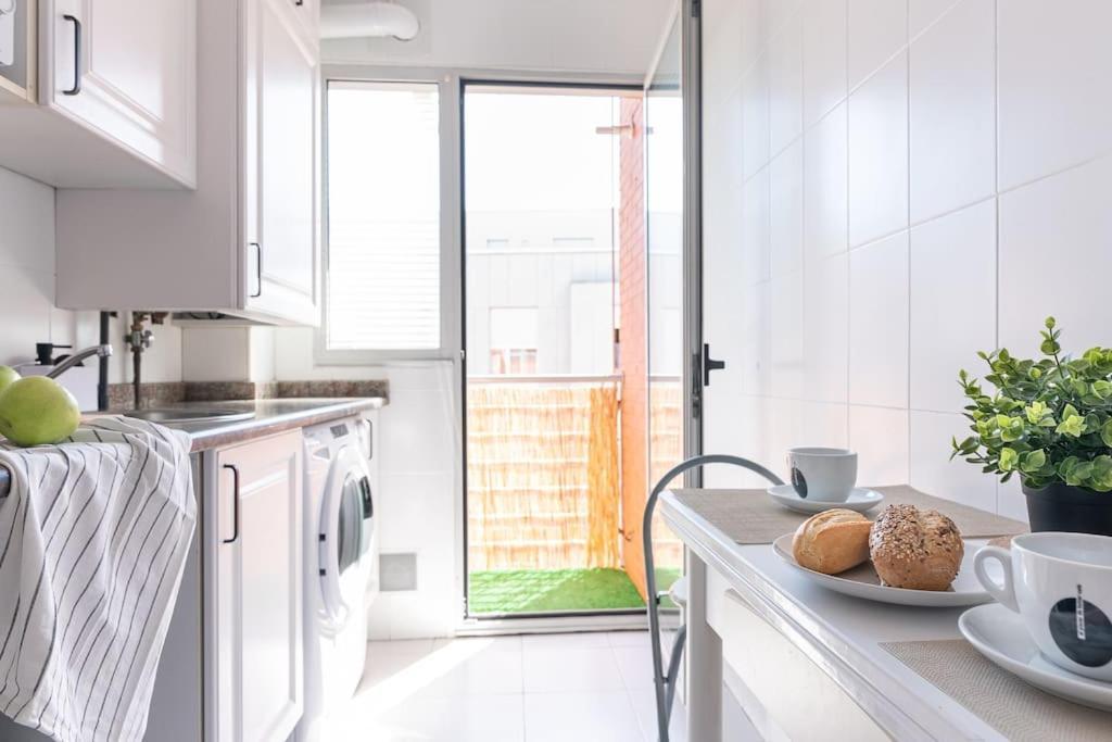 San With Private Parking Apartment
