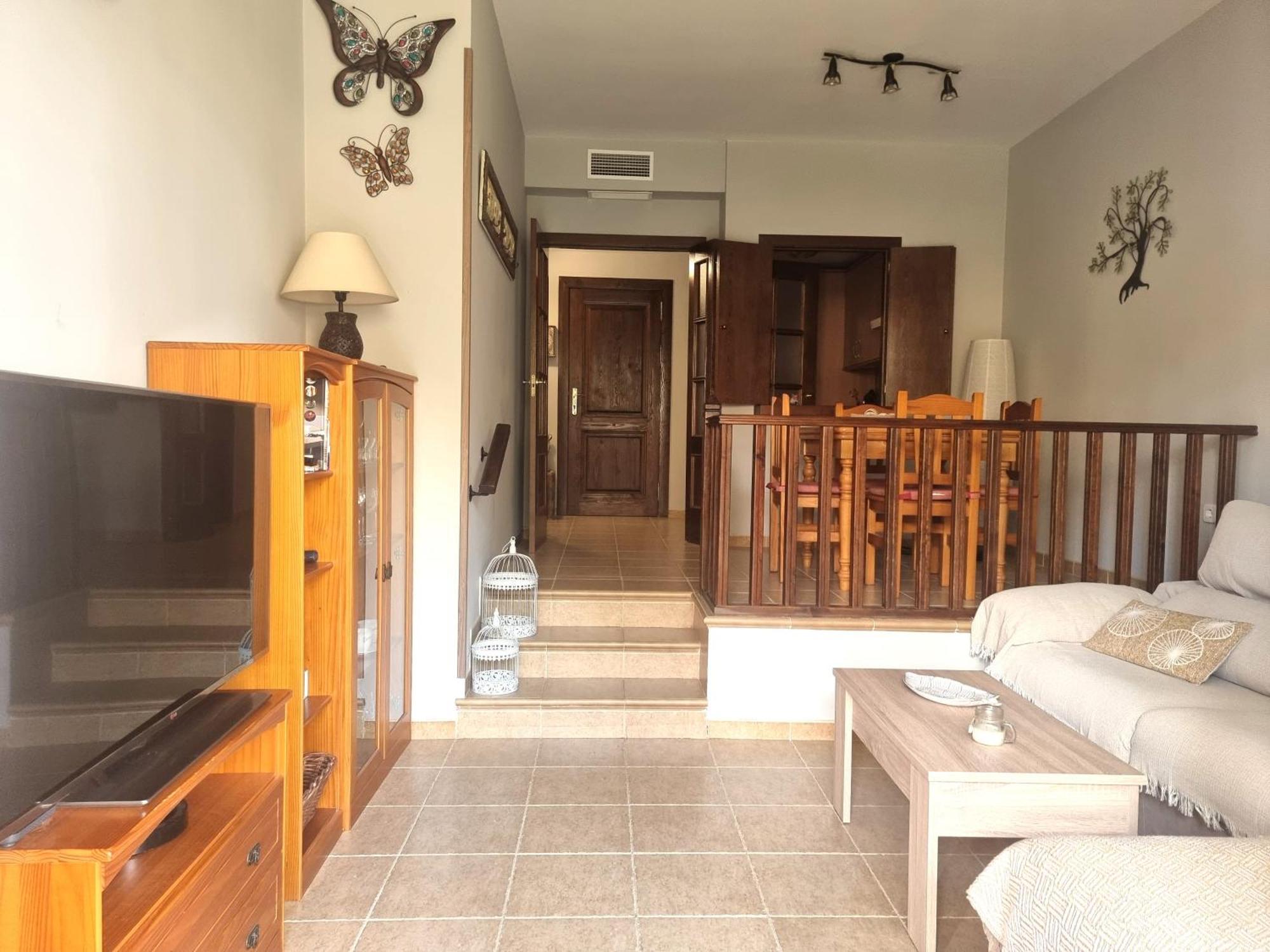 Apartamento Bajo Con Terraza Espectacular Al Lado De La Playa Y Con Acceso Directo A La Piscina! *