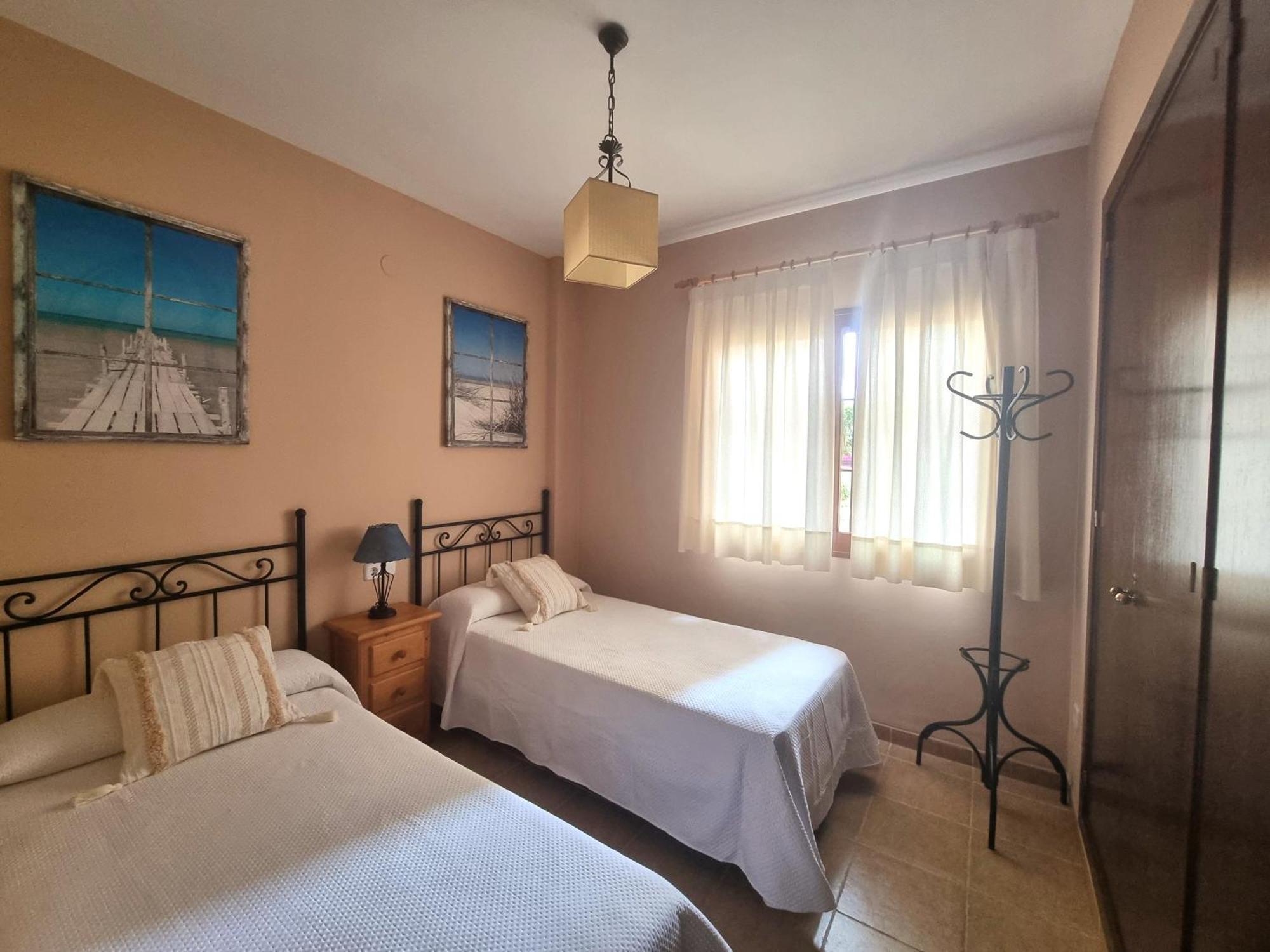 Bajo Con Terraza Espectacular Al Lado De La Playa Y Con Acceso Directo A La Piscina! Los Amarguillos