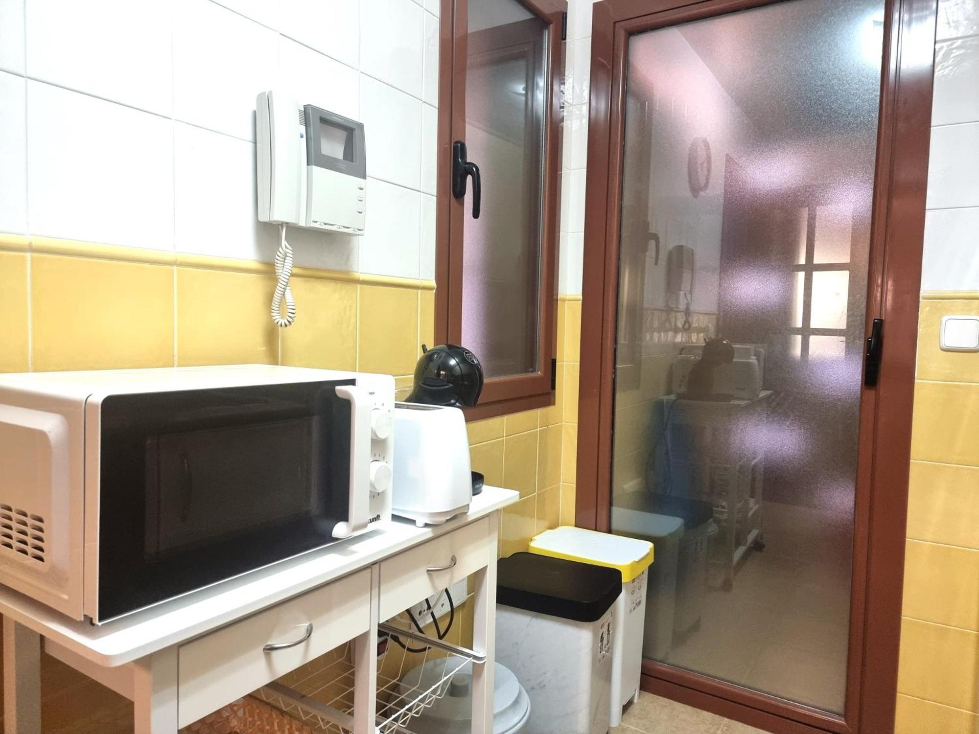 Bajo Con Terraza Espectacular Al Lado De La Playa Y Con Acceso Directo A La Piscina! Apartamento Los Amarguillos