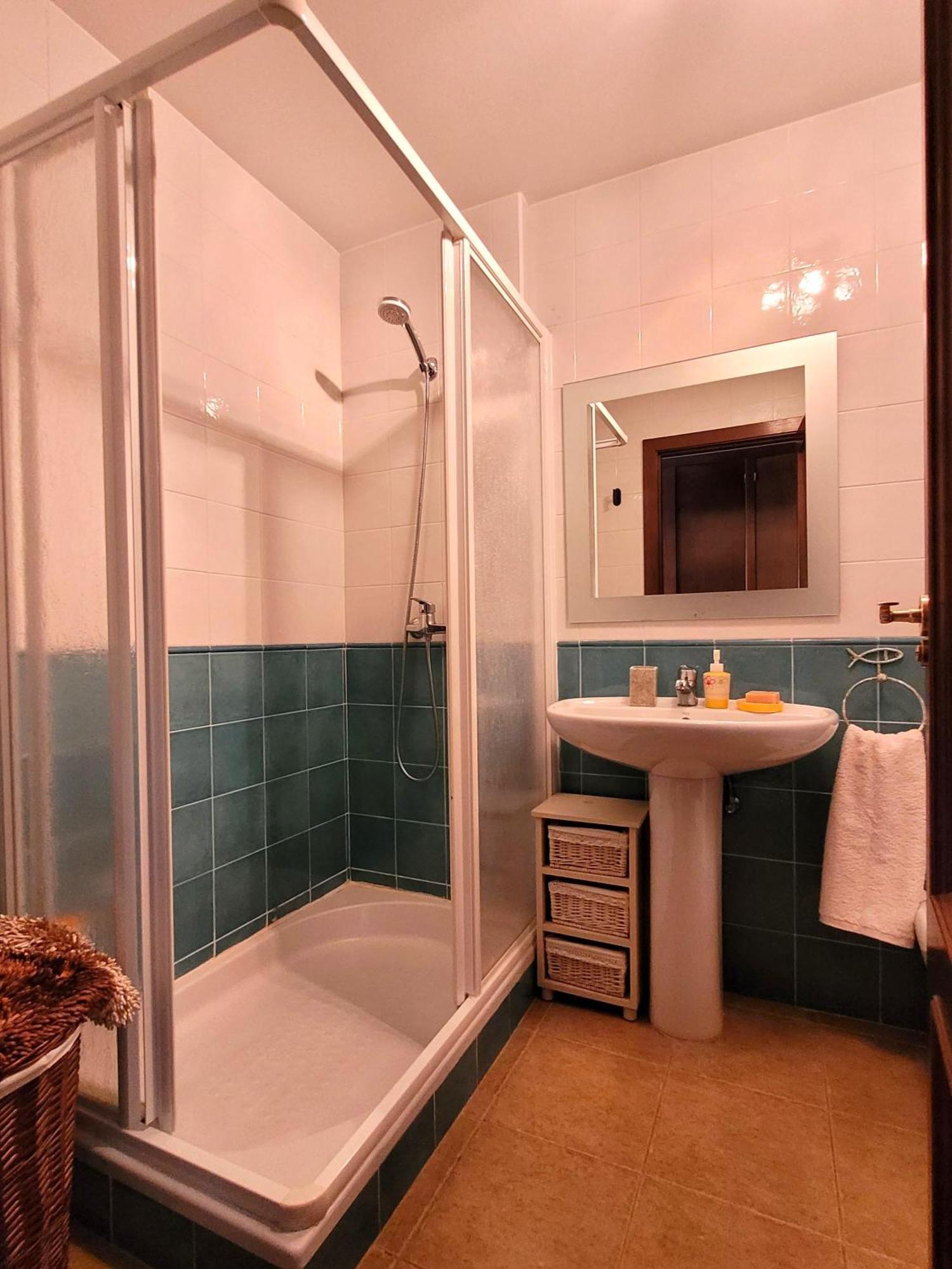 Bajo Con Terraza Espectacular Al Lado De La Playa Y Con Acceso Directo A La Piscina! Apartamento Los Amarguillos