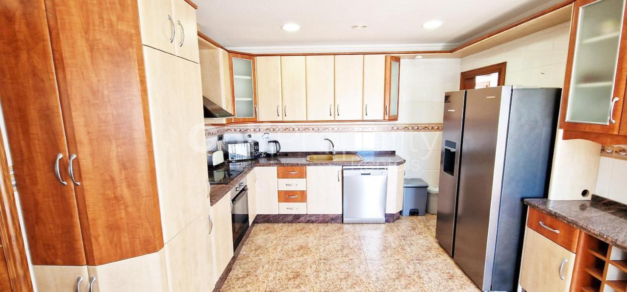 Villa Beautiful And Peacefull 3 Bed With Private Pool, Ac, Wi-fi Avileses