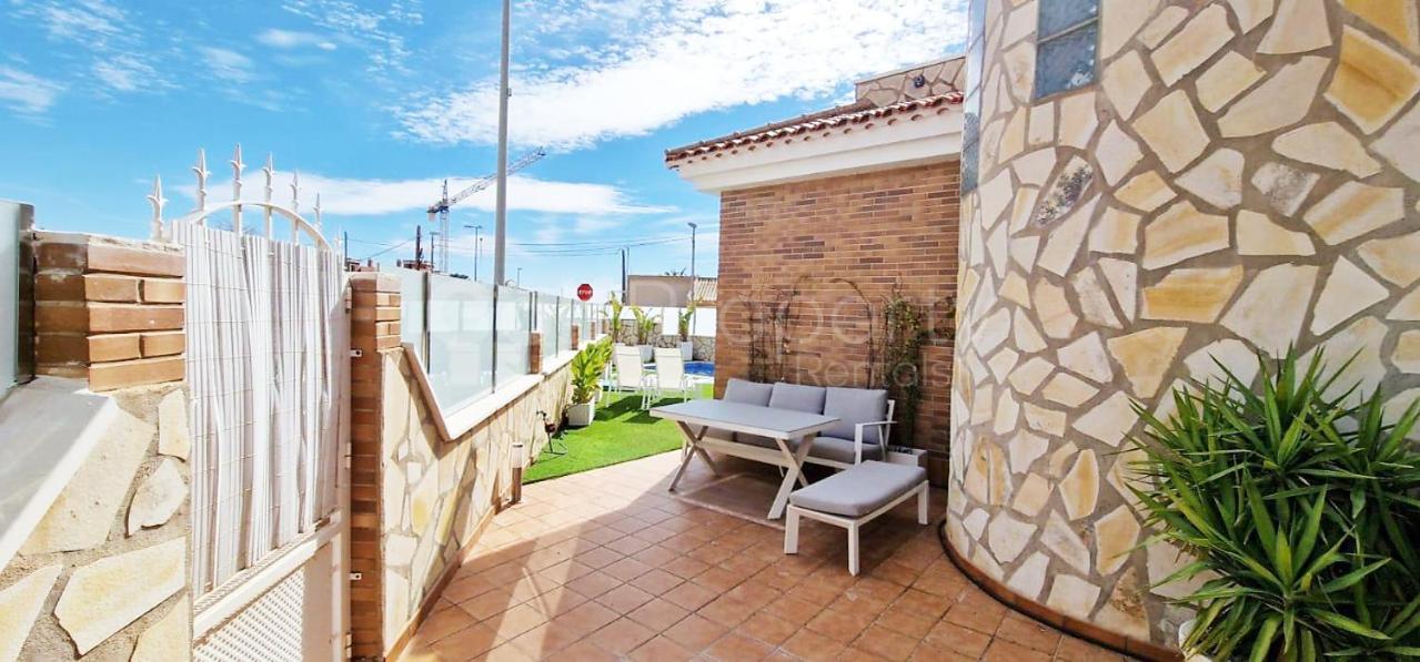 Beautiful And Peacefull 3 Bed With Private Pool, Ac, Wi-fi *
