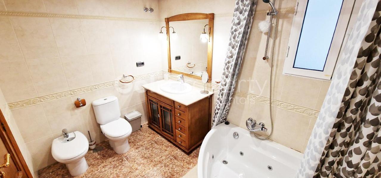 Villa Beautiful And Peacefull 3 Bed With Private Pool, Ac, Wi-fi