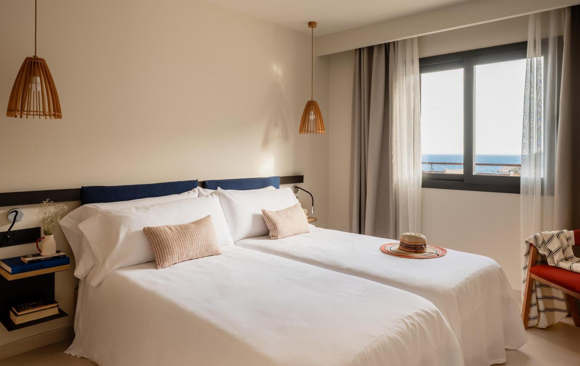 Zel Costa Brava Resort 3*