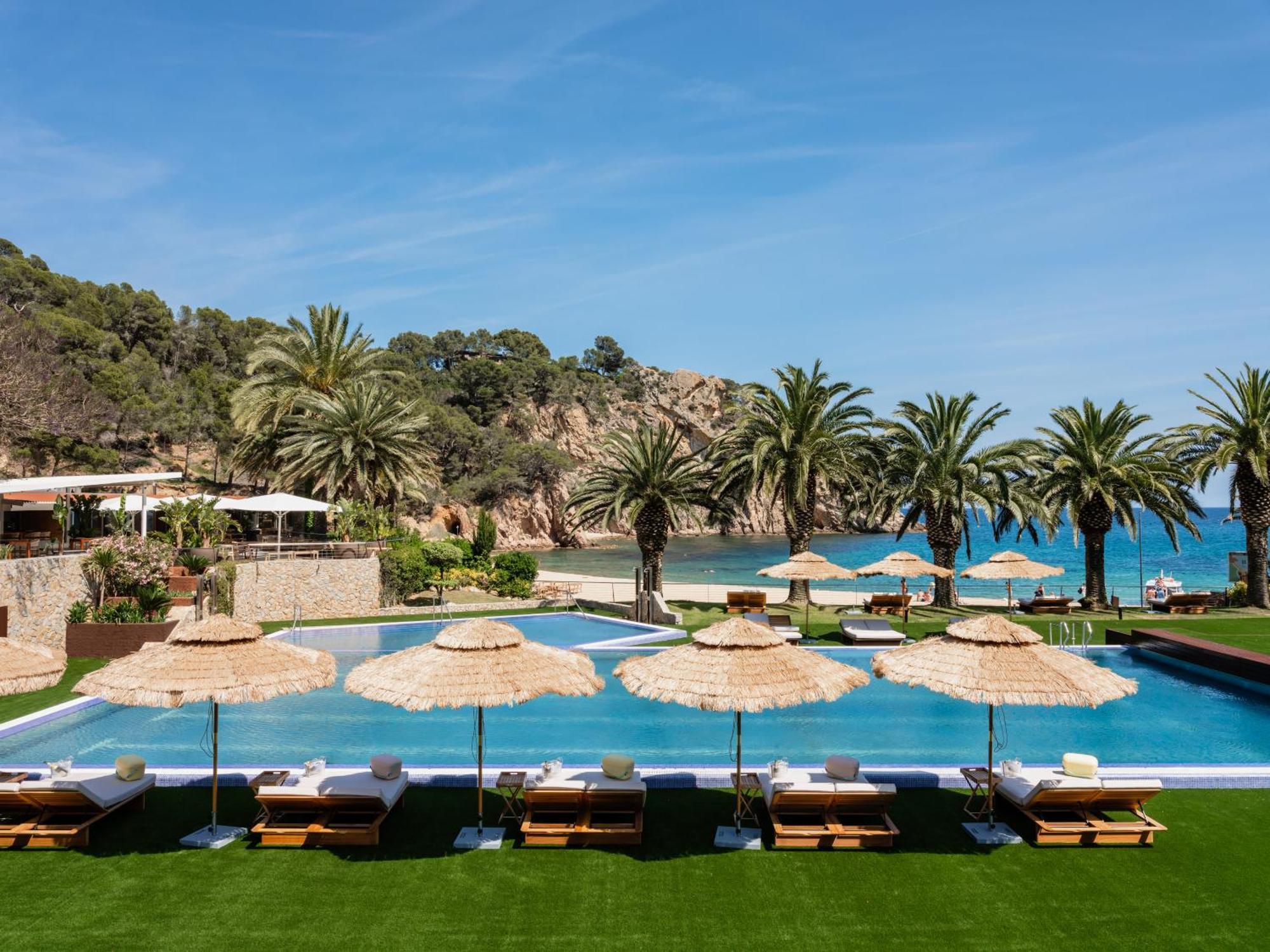 Zel Costa Brava Resort 3*