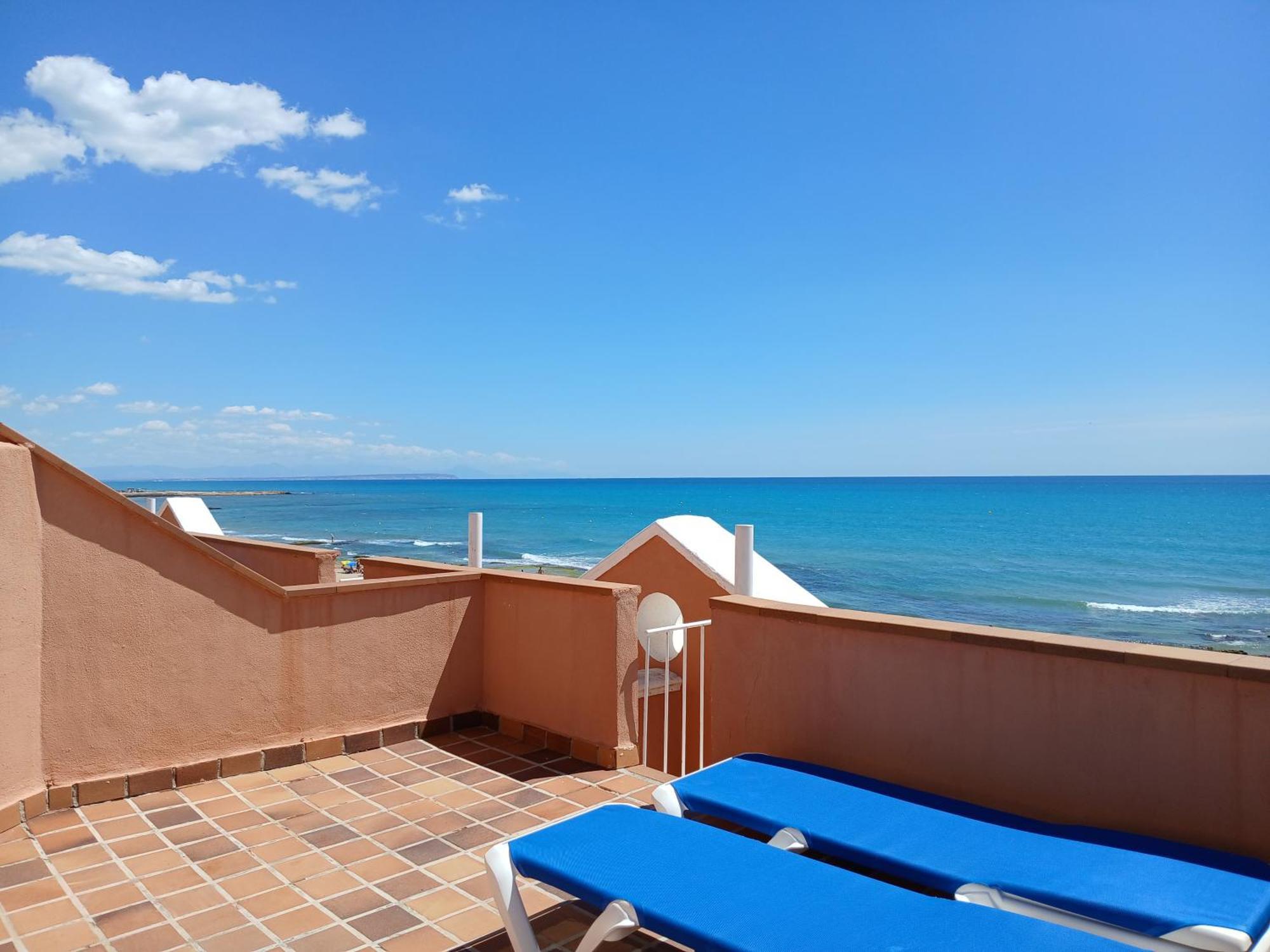 Lloyds Club Aparthotel 3*