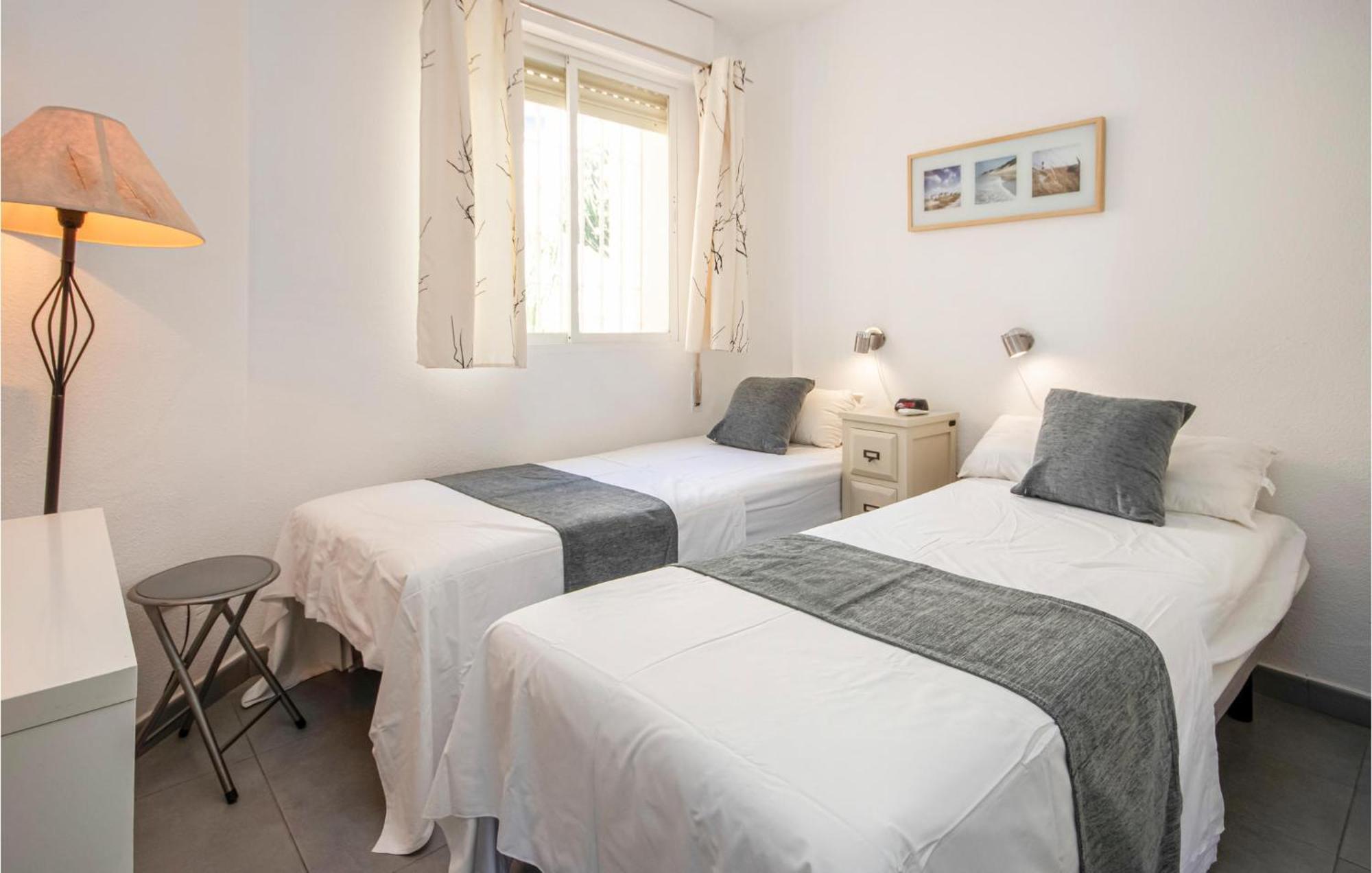 Apartamento Awesome In Riviera Del Sol With Kitchen
