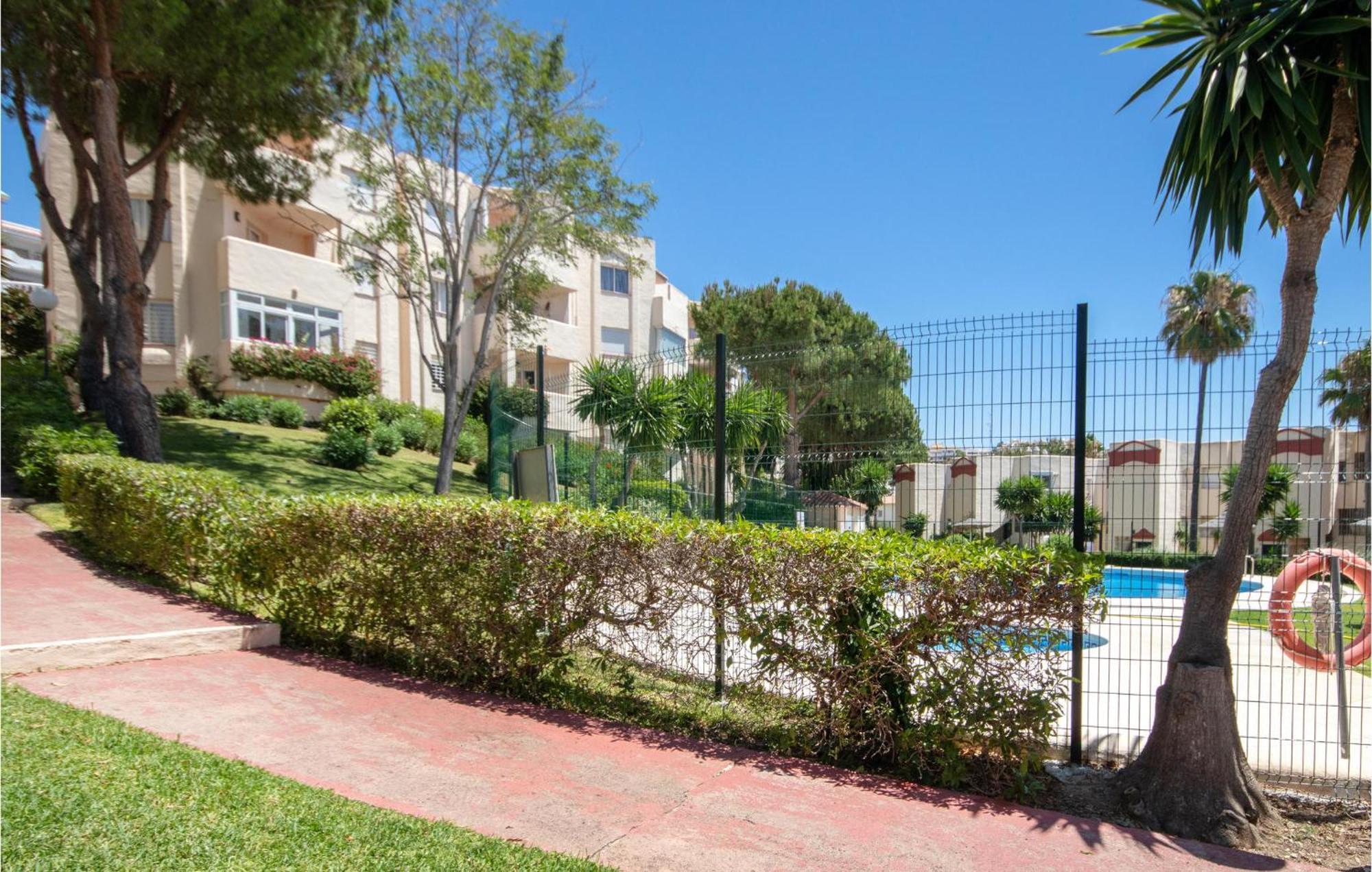 Apartamento Awesome In Riviera Del Sol With Kitchen