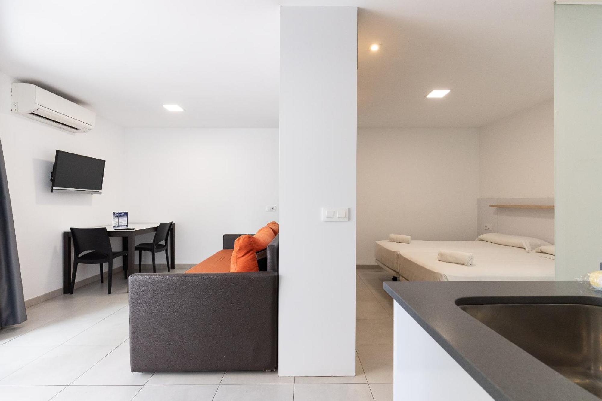 Rentalmar Aries Apartment