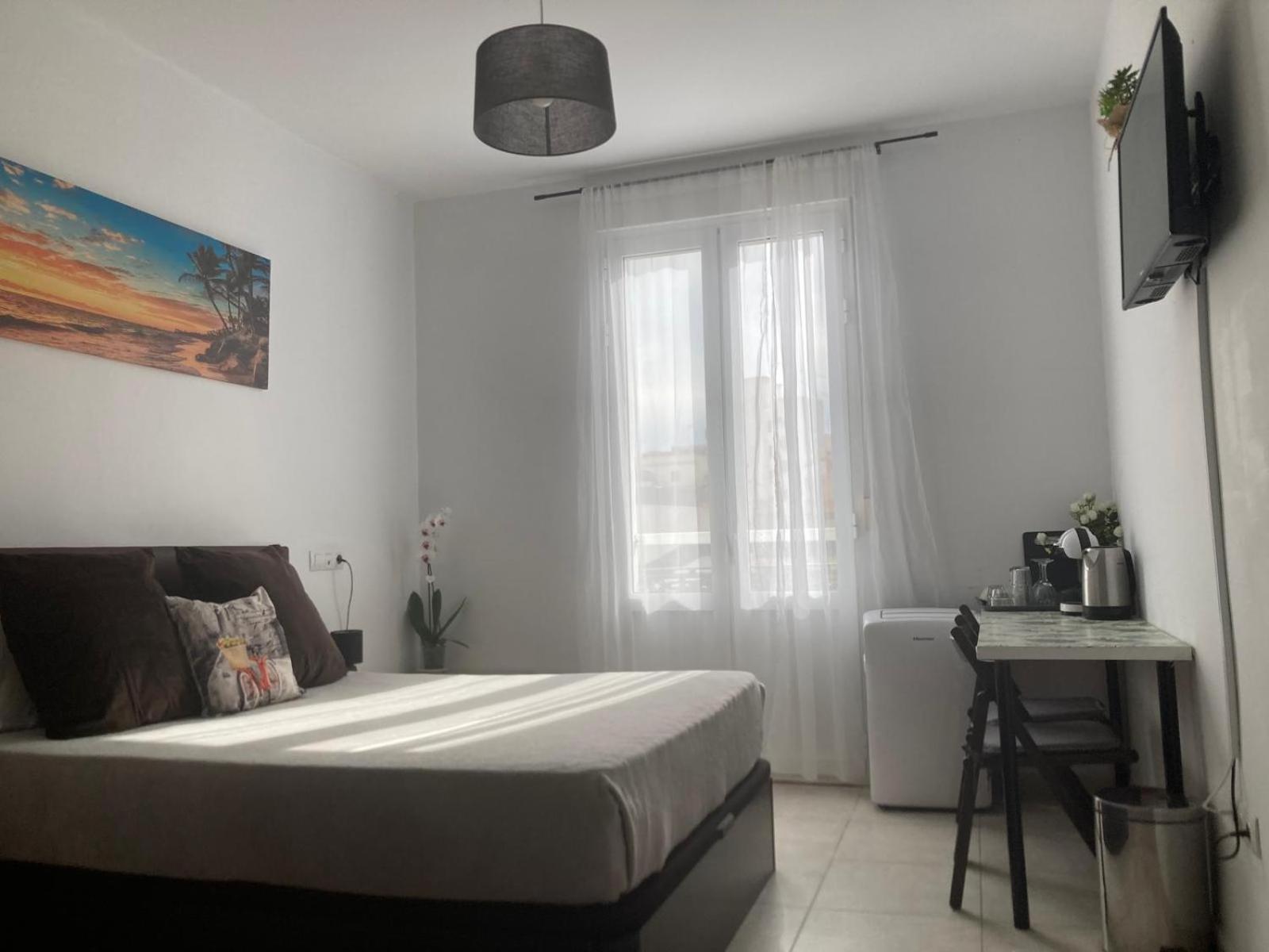 Apartment With Private Bathroom And Balcony Nearby The Mercado Central, Center And Beach Alicante