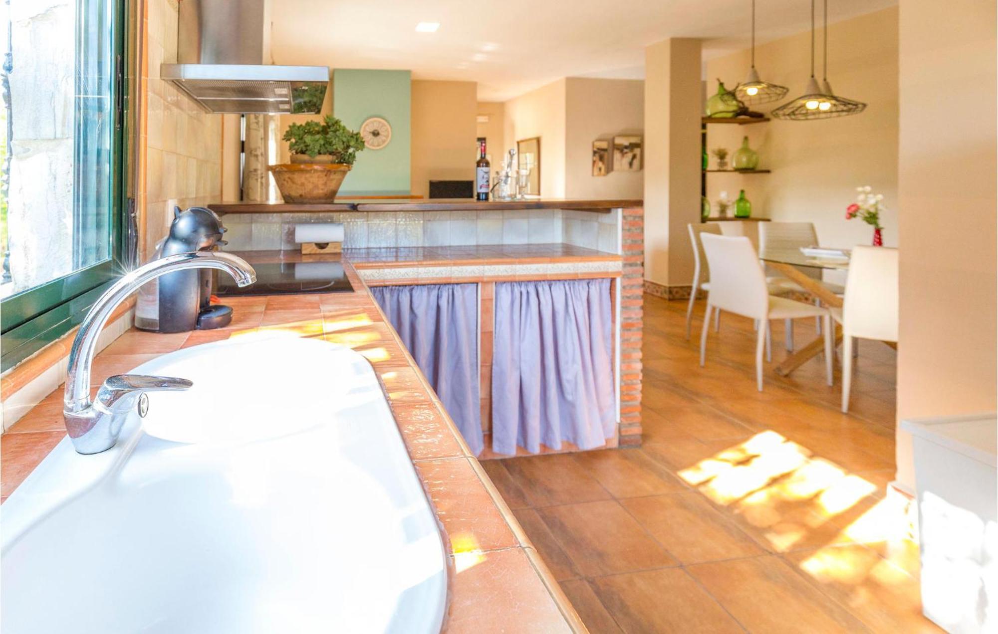 Сasa de vacaciones Stunning In With Kitchen Ubrique