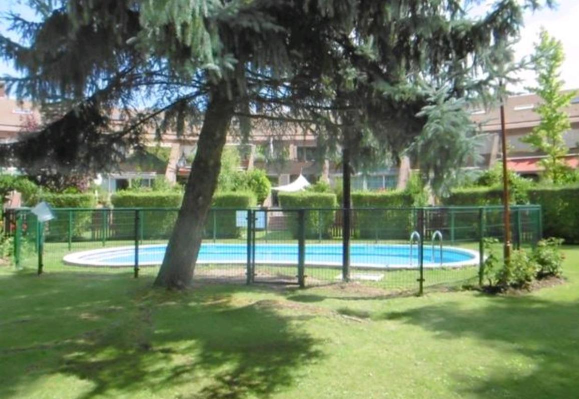 Castellana Jardin 1 Y 2 Parking Y Piscina Gratis!! * Burgos