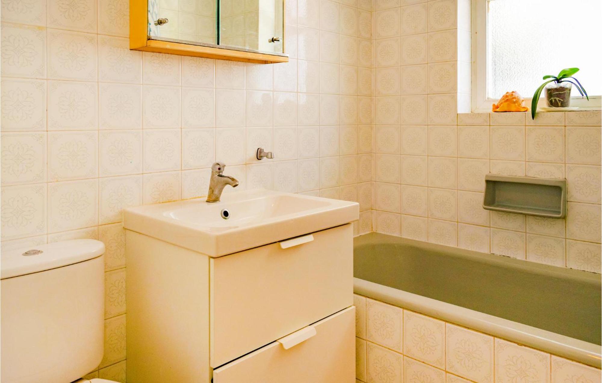 Beautiful In Urbanizacion La Capell Holiday home Torremuelle