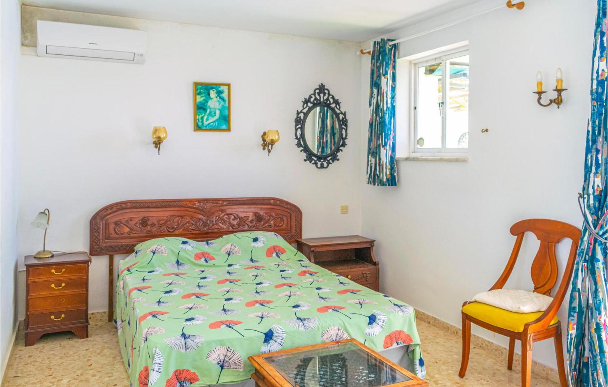 Beautiful In Urbanizacion La Capell Holiday home Torremuelle